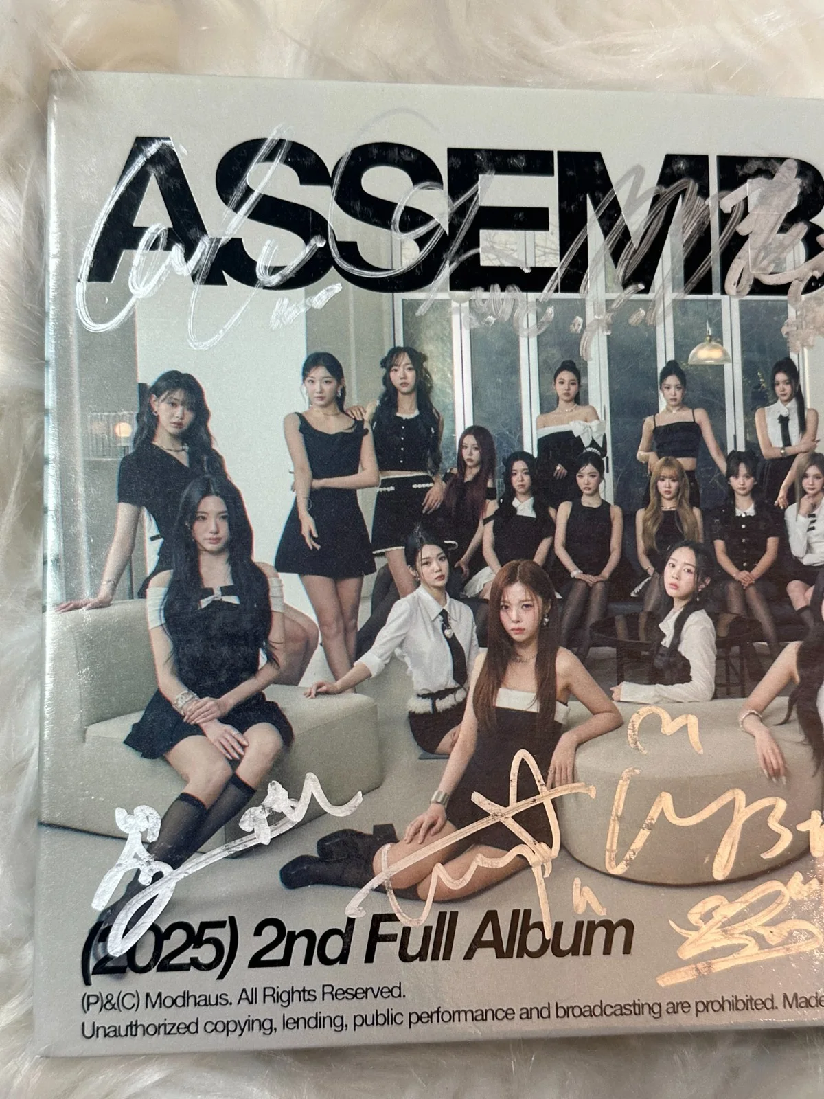 TRIPLE S - ALL MEMBER Signed PROMO ALBUM, image 2