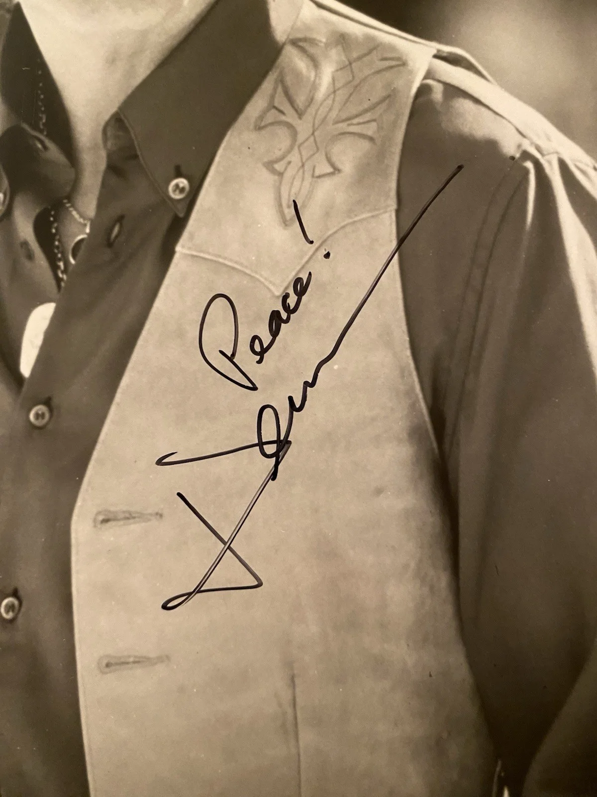 John Denver Signed Autographed Photo With COA Singer Country Roads Annie’s Song, изображение 2