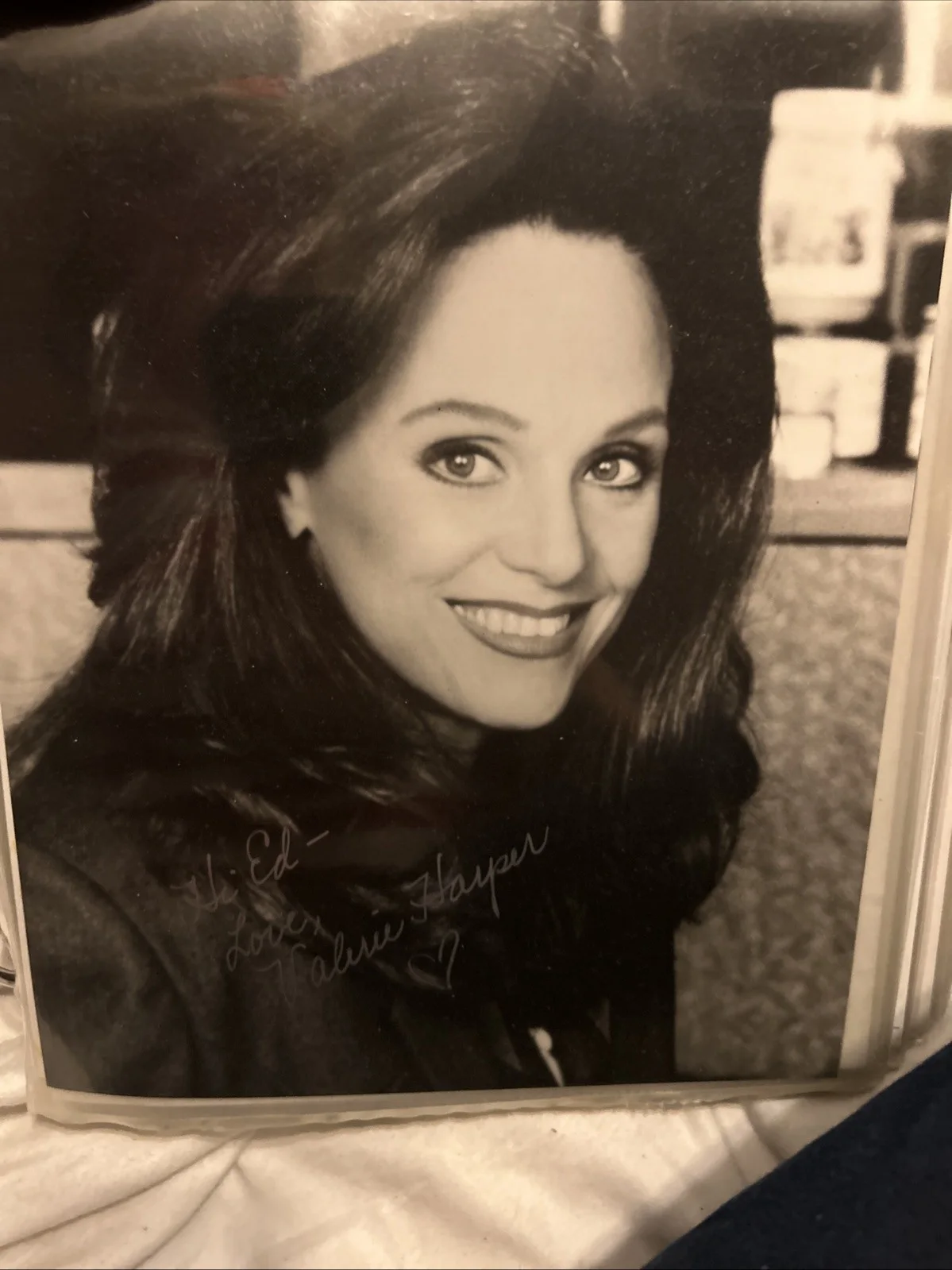 Valerie Harper — Valerie Harper Autographed 8 X 10 Black-And-White Photo, изображение 3