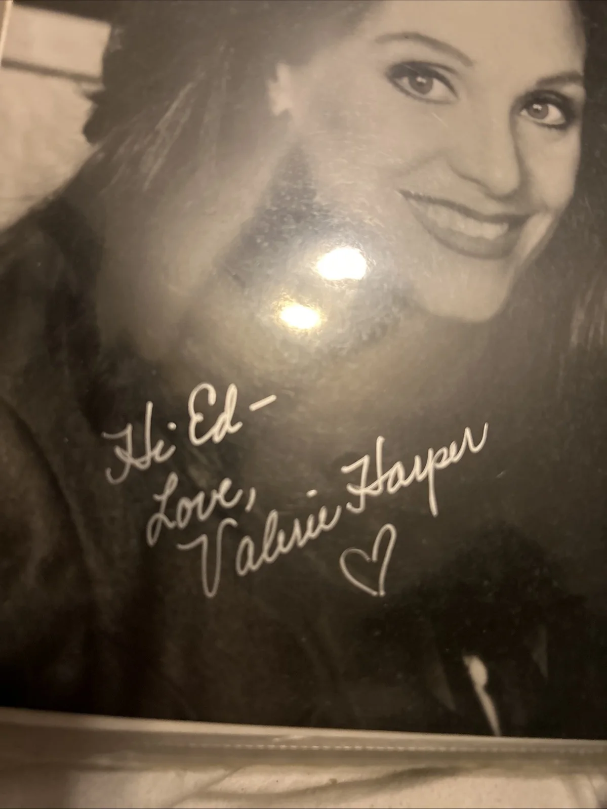 Valerie Harper — Valerie Harper Autographed 8 X 10 Black-And-White Photo, изображение 4