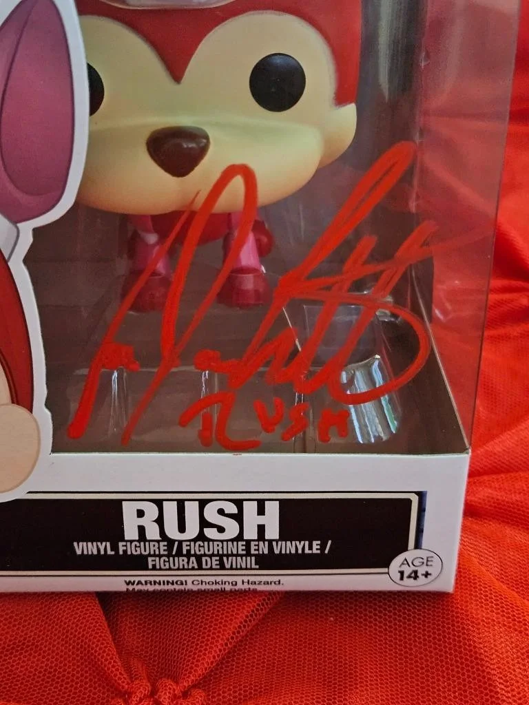 IAN JAMES CORELETT — IAN JAMES CORELETT HAND SIGNED AUTOGRAPHED FUNKO POP! 103 MEGAMAN RUSH W/ COA, изображение 2