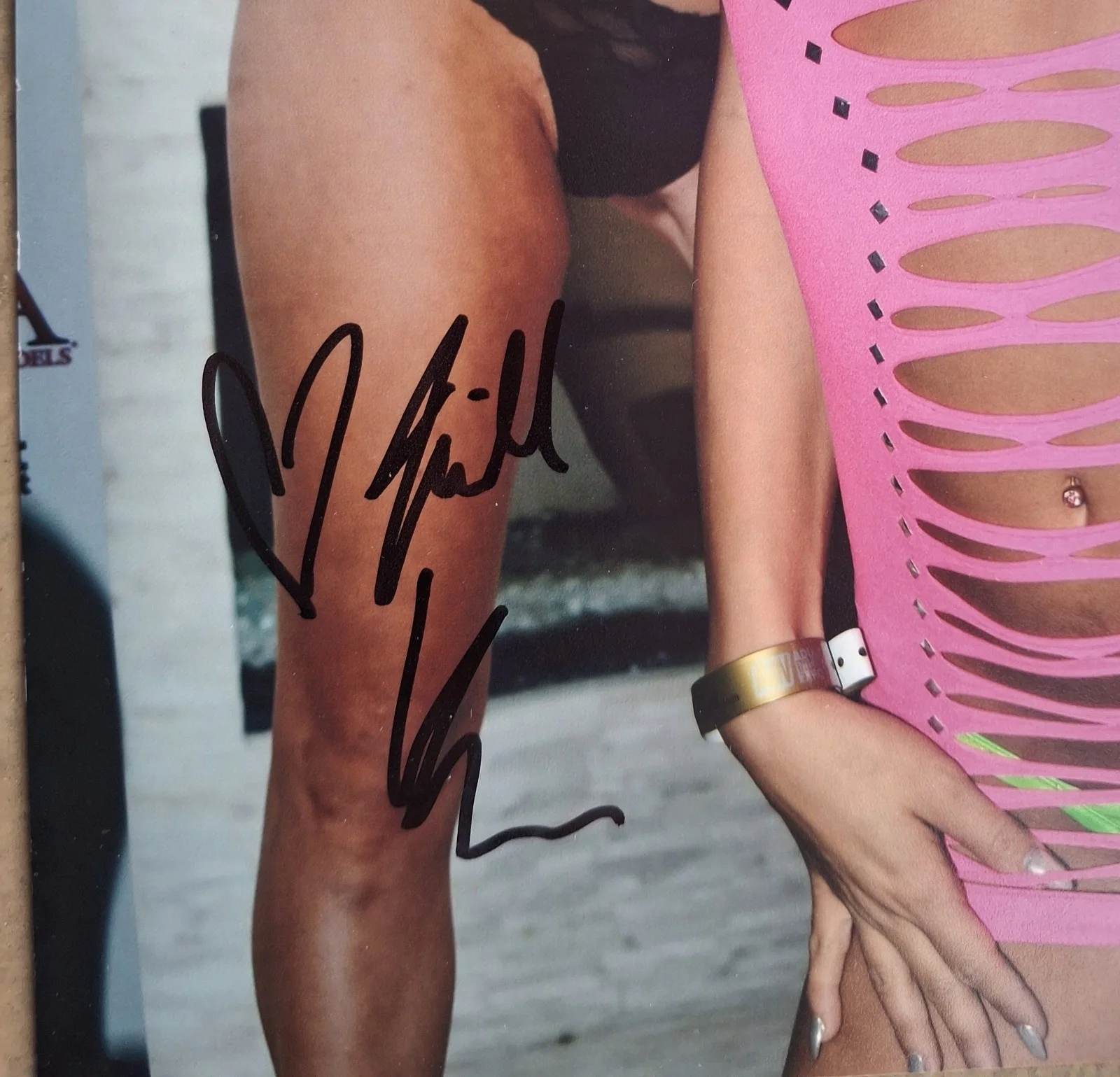 Jill KASSIDY Signed 8x12" PHOTO #3 - Ripped Dress, image 2