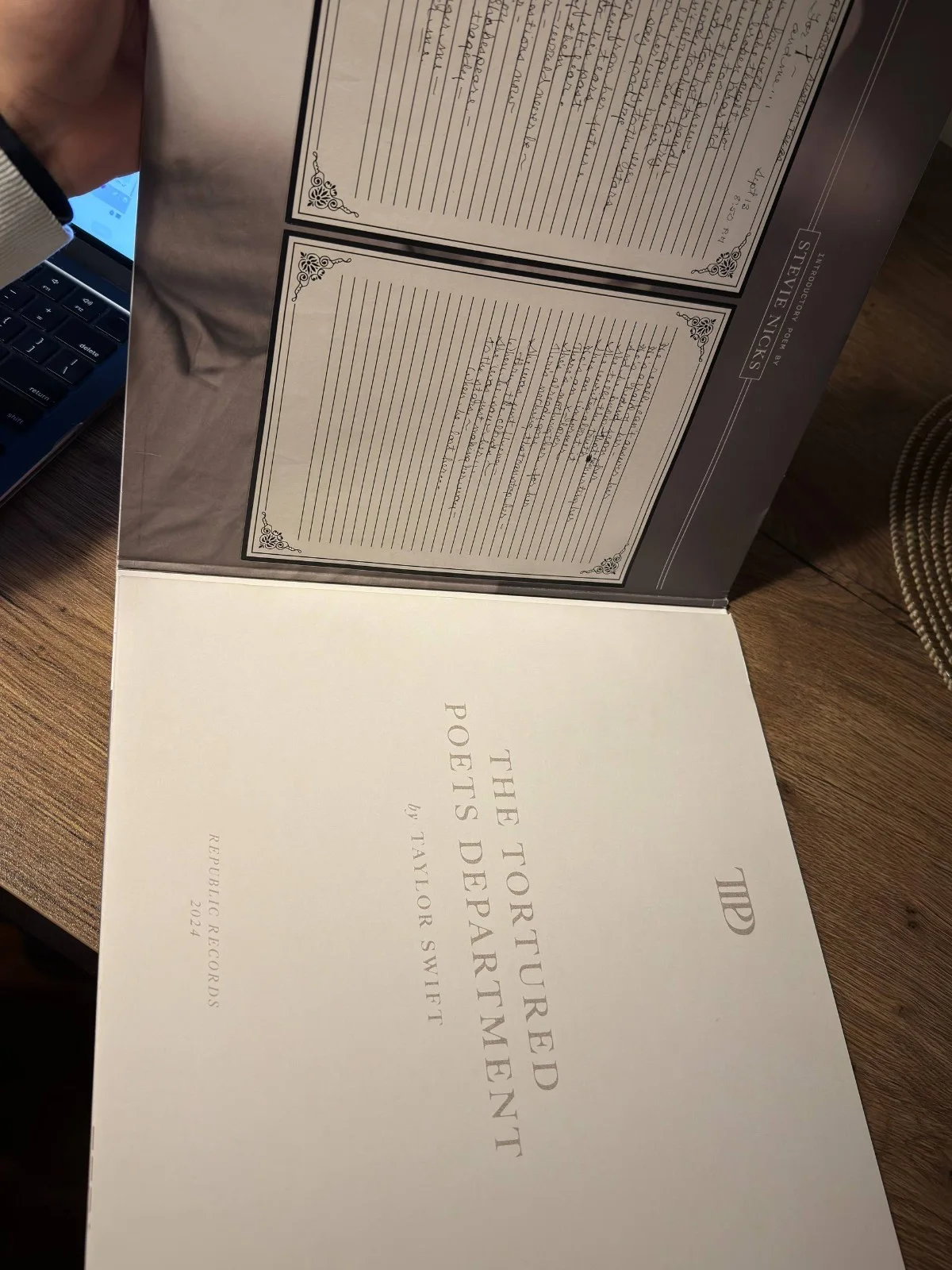 SIGNED | Taylor Swift - The Tortured Poets Department TTPD Vinyl, изображение 4