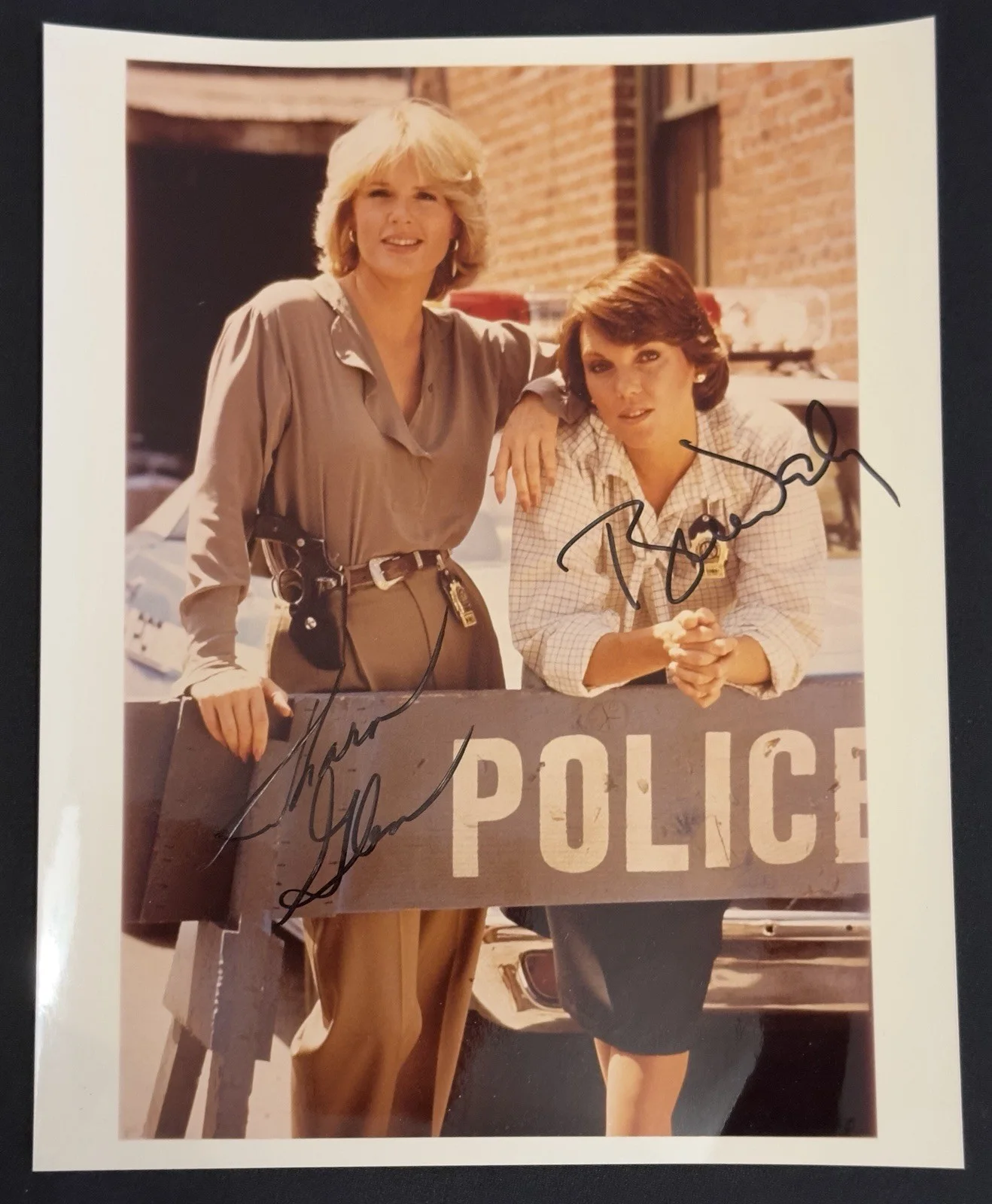 Sharon Sharon Gless & Tyne Daly — Sharon Gless & Tyne Daly - Cagney & Lacy Autographed 8x10 Photo
