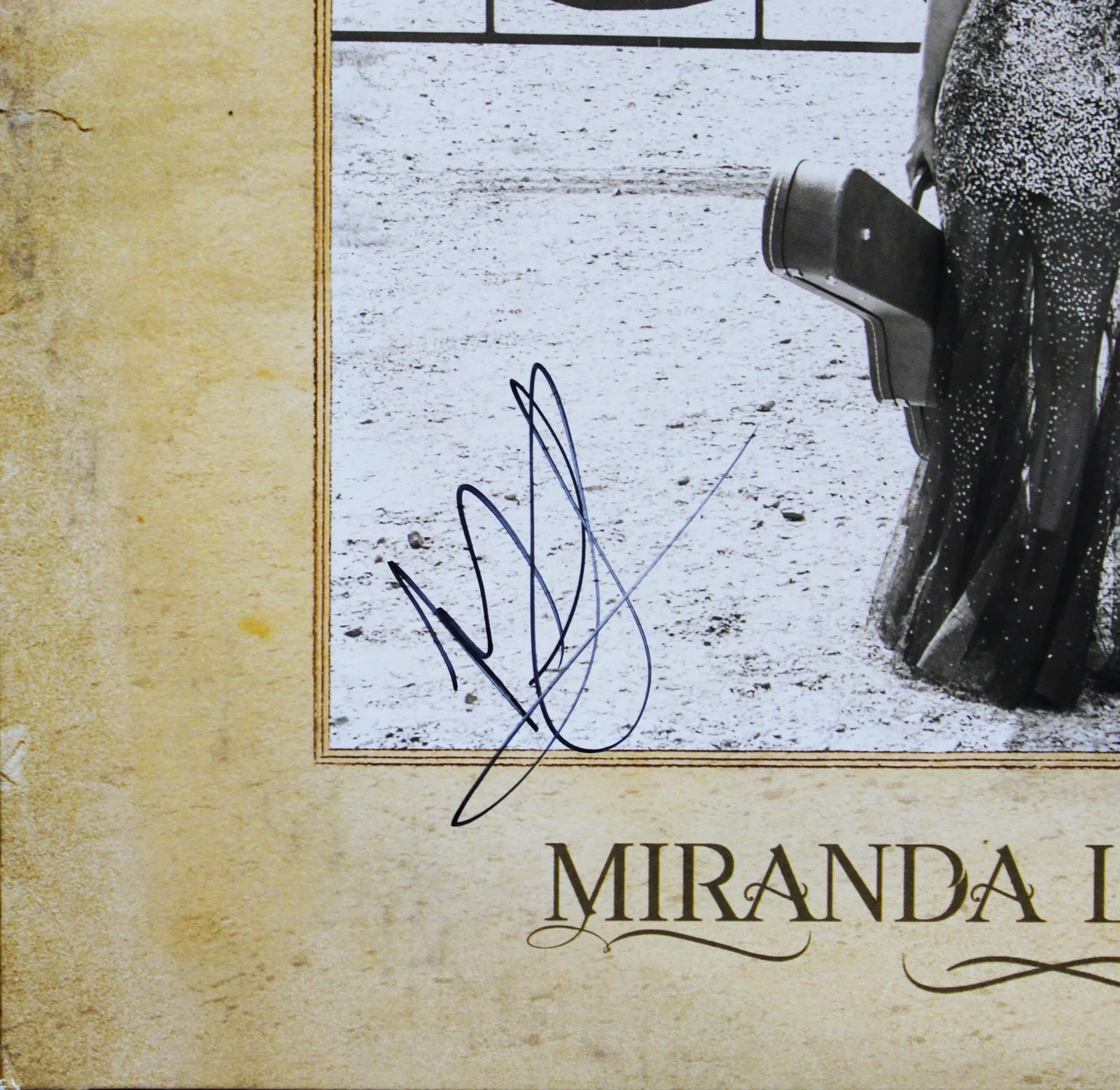Miranda Lambert — Miranda Lambert Signed The Weight of These Wings Album Cover JSA #CF71422, изображение 3