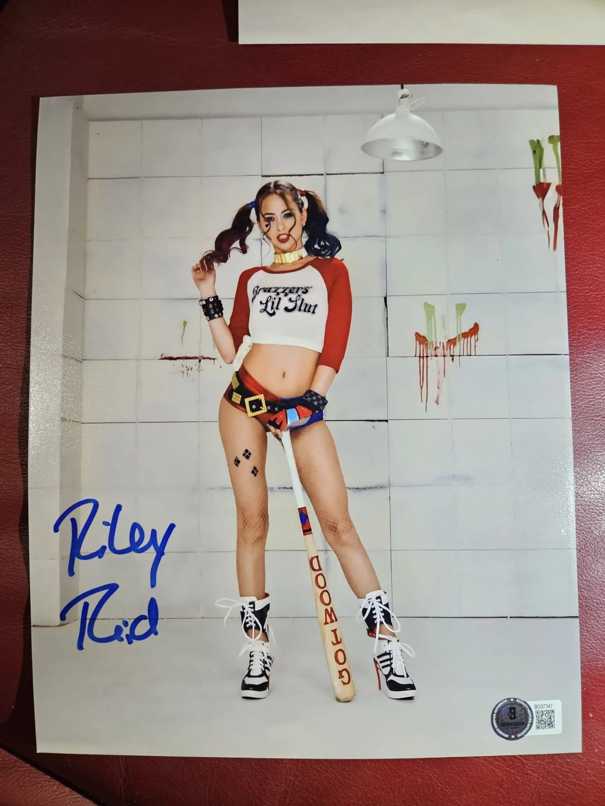 Riley Reid — Riley Reid Signed 8x10 Photo Adult Star Autographed Beckett COA