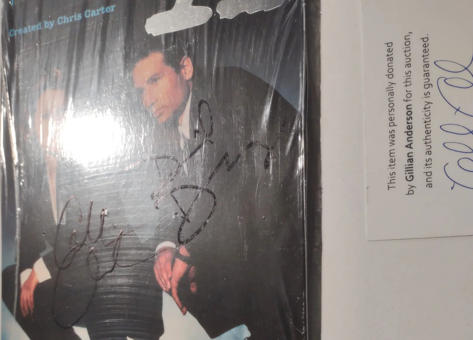 Duchovny, Anderson — The Official Map of The X-Files signed by Duchovny and Anderson w/ bonus prop, изображение 2