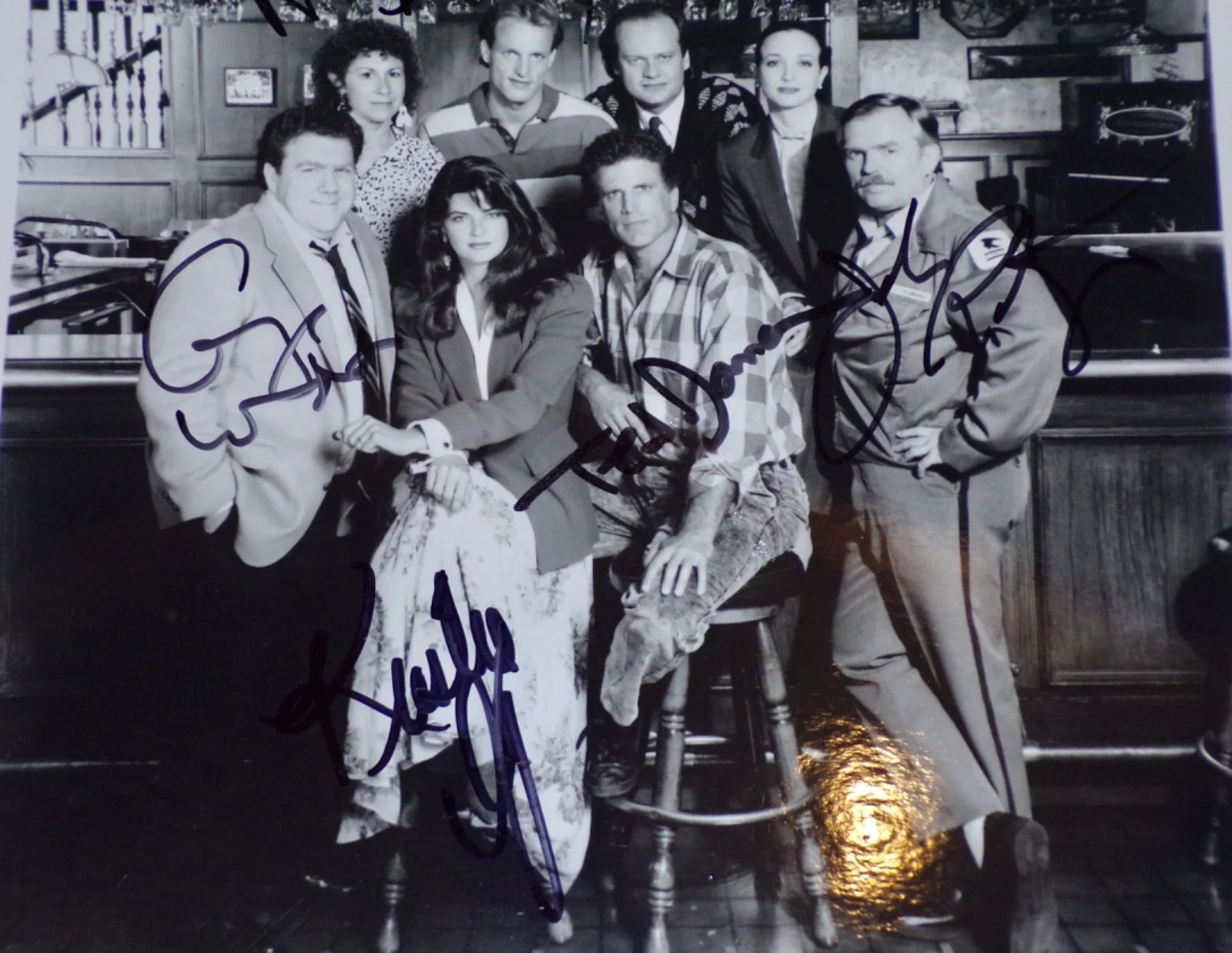 Ted Danson, Kirstie Alley, Woody Harrelson, Kelsey Grammer — CHEERS Cast: Danson Woody Wendt Alley Ratz Bebe Kelsey Rhea SIGNED 8x10 BAS COA, изображение 4