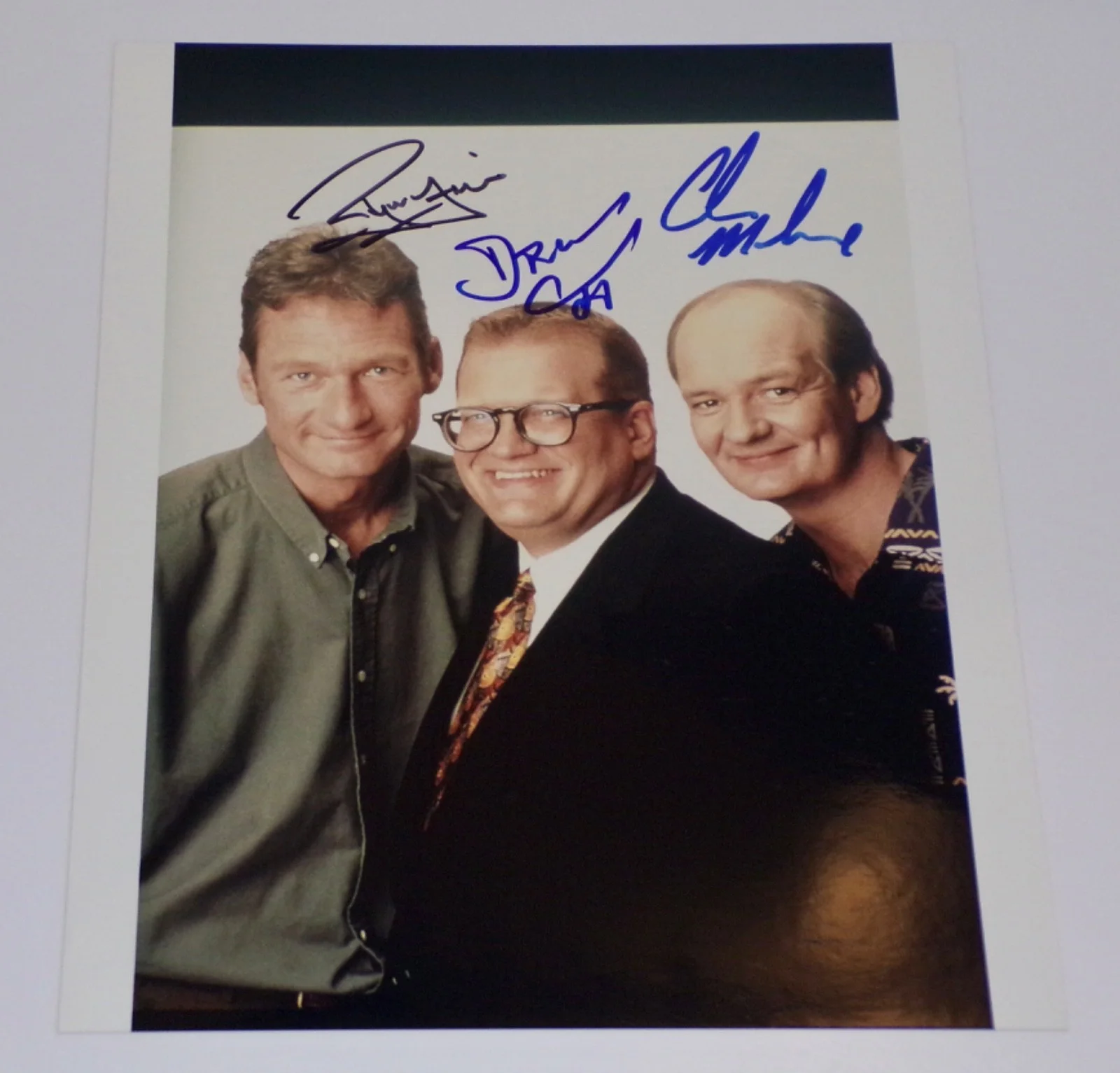 Drew Carey, Colin Mochrie, Ryan Stiles — Whose Line Is It Anyway DREW CAREY RYAN STILES COLIN MOCHRIE Signed 8x10 BAS COA, изображение 2