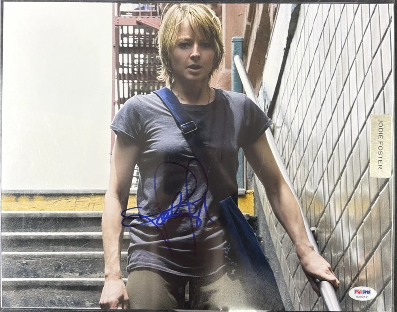 Jodie Foster — JODIE FOSTER SIGNED Autograph 11" x 14" Photo PSA/DNA Certified