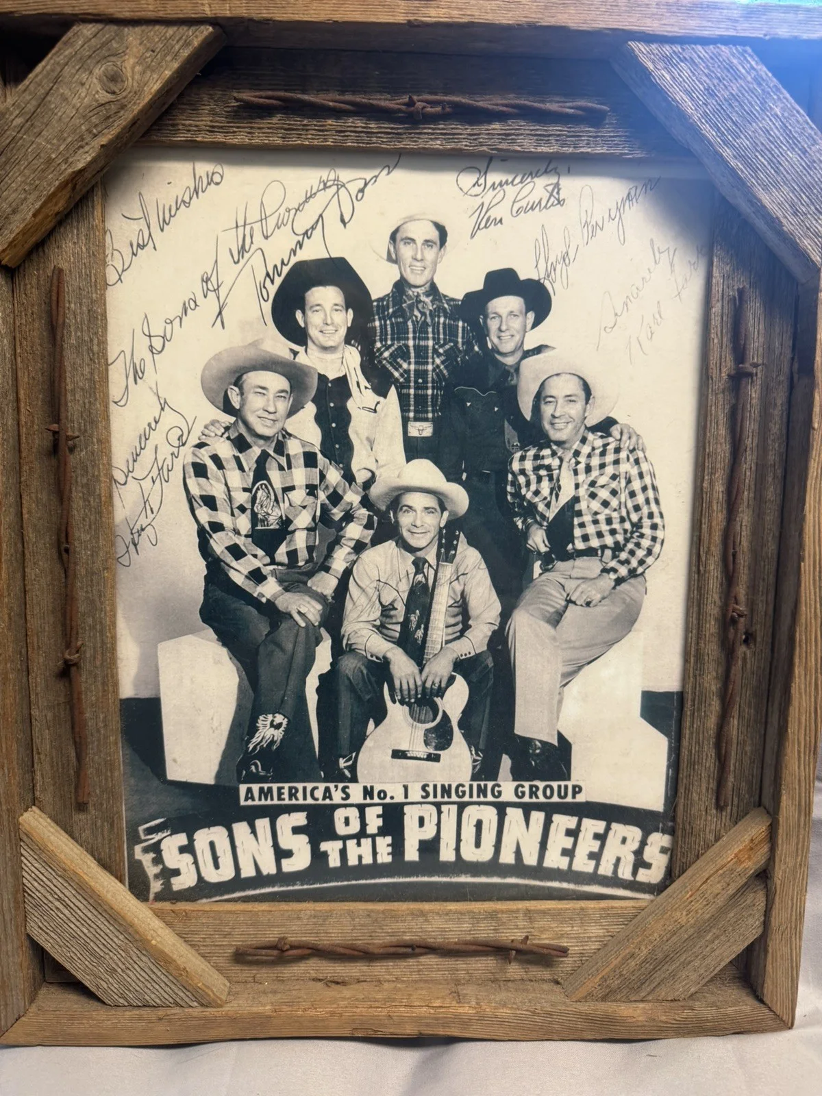 Vtg The Sons of the Pioneers Autographed Photo Doss Farr, etc Framed Rustic, изображение 2