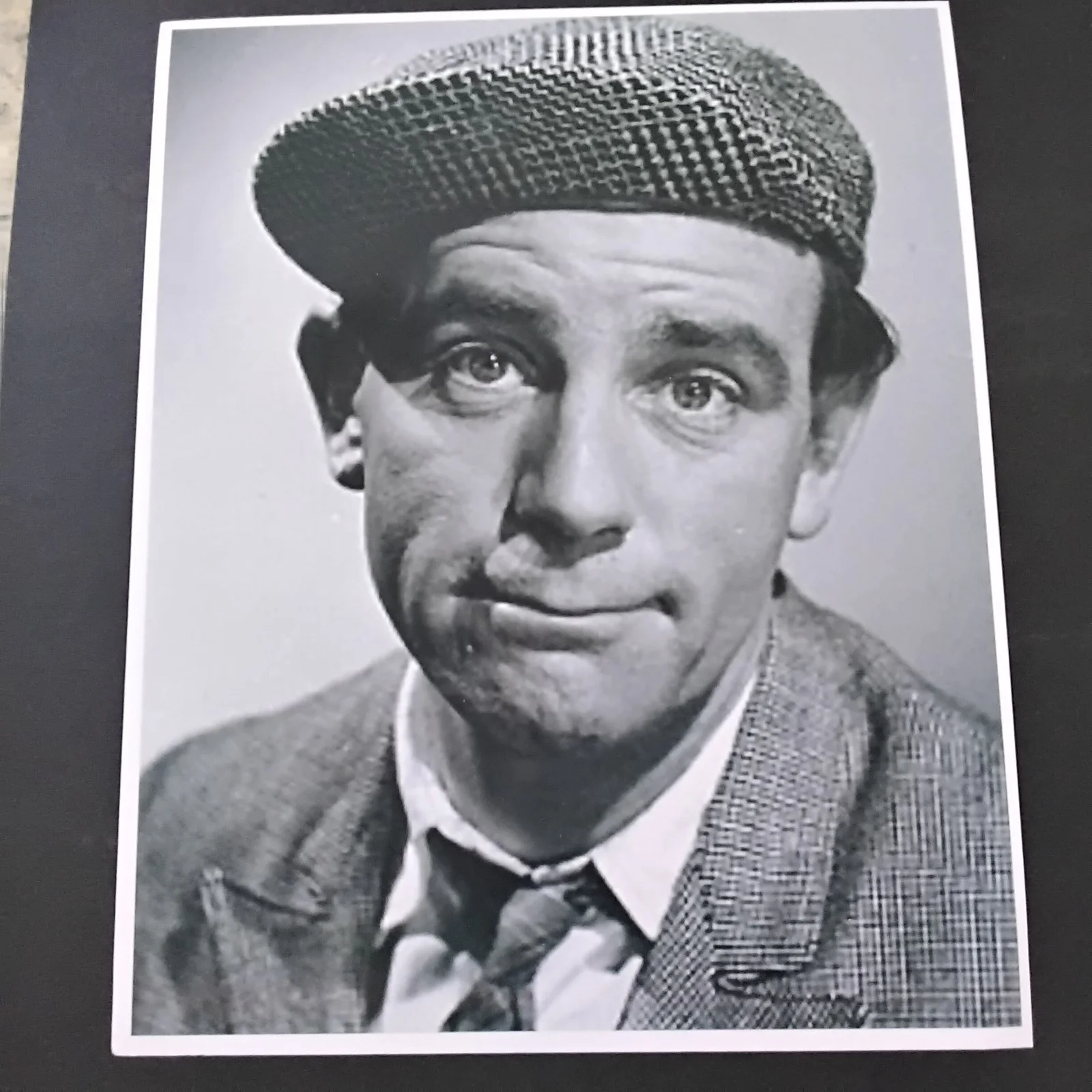 Norman Wisdom SIGNED Card Photo 50s Movie Actor Norman Pitkin Trouble in Store, изображение 5