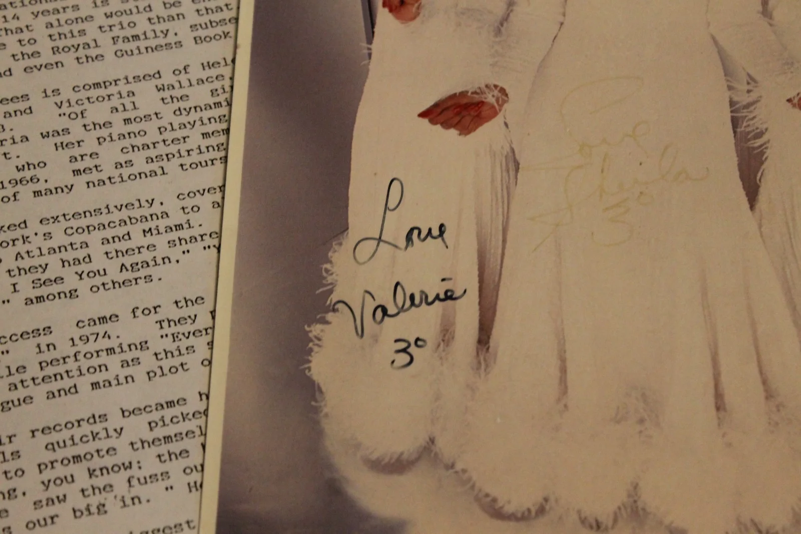 Autographed Photo ~ The Three Degrees ~ Valerie Holiday w/ PR, изображение 2