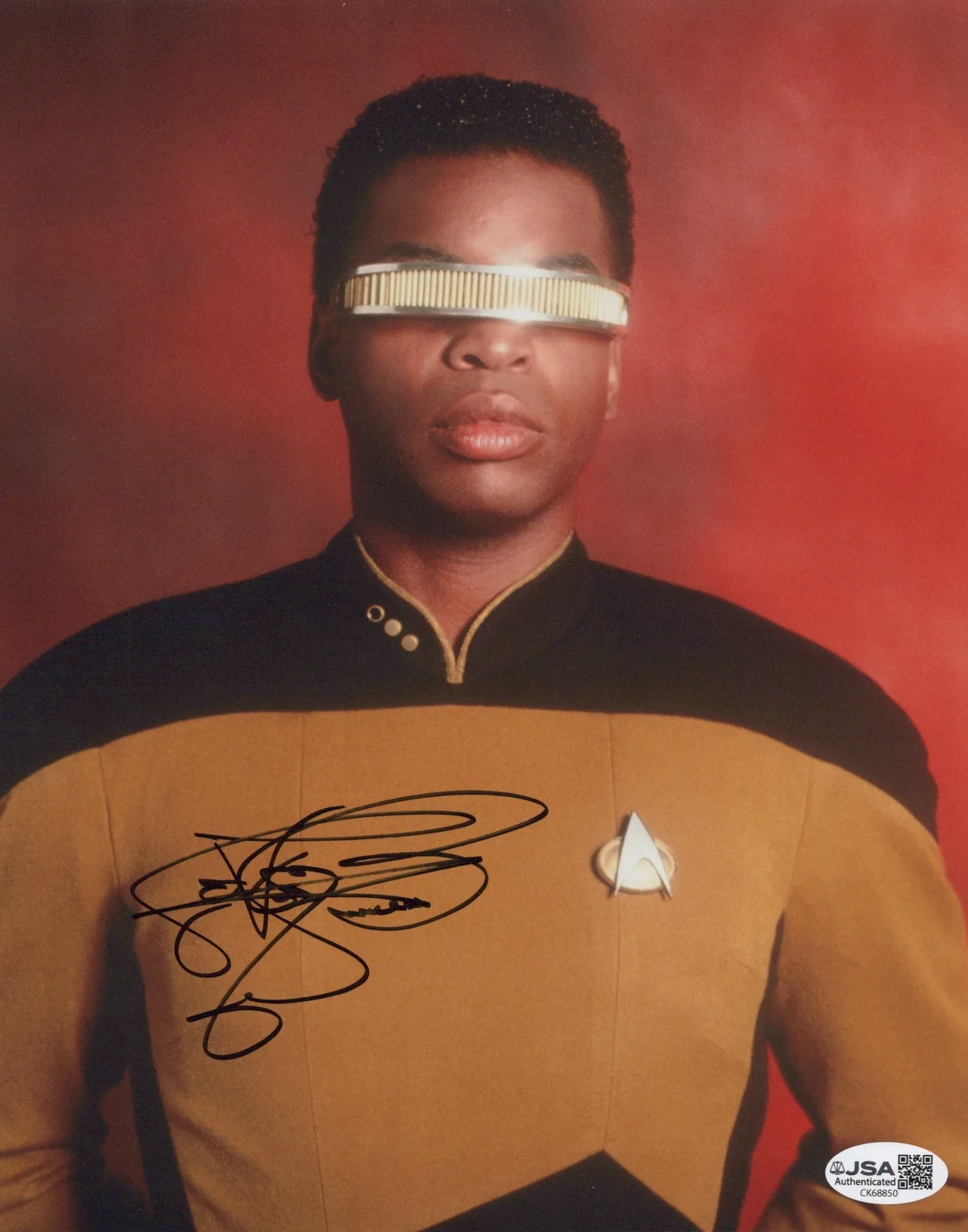 LeVar Burton — Star Trek 8x10 photo of Geordi La Forge signed by LeVar Burton JSA COA