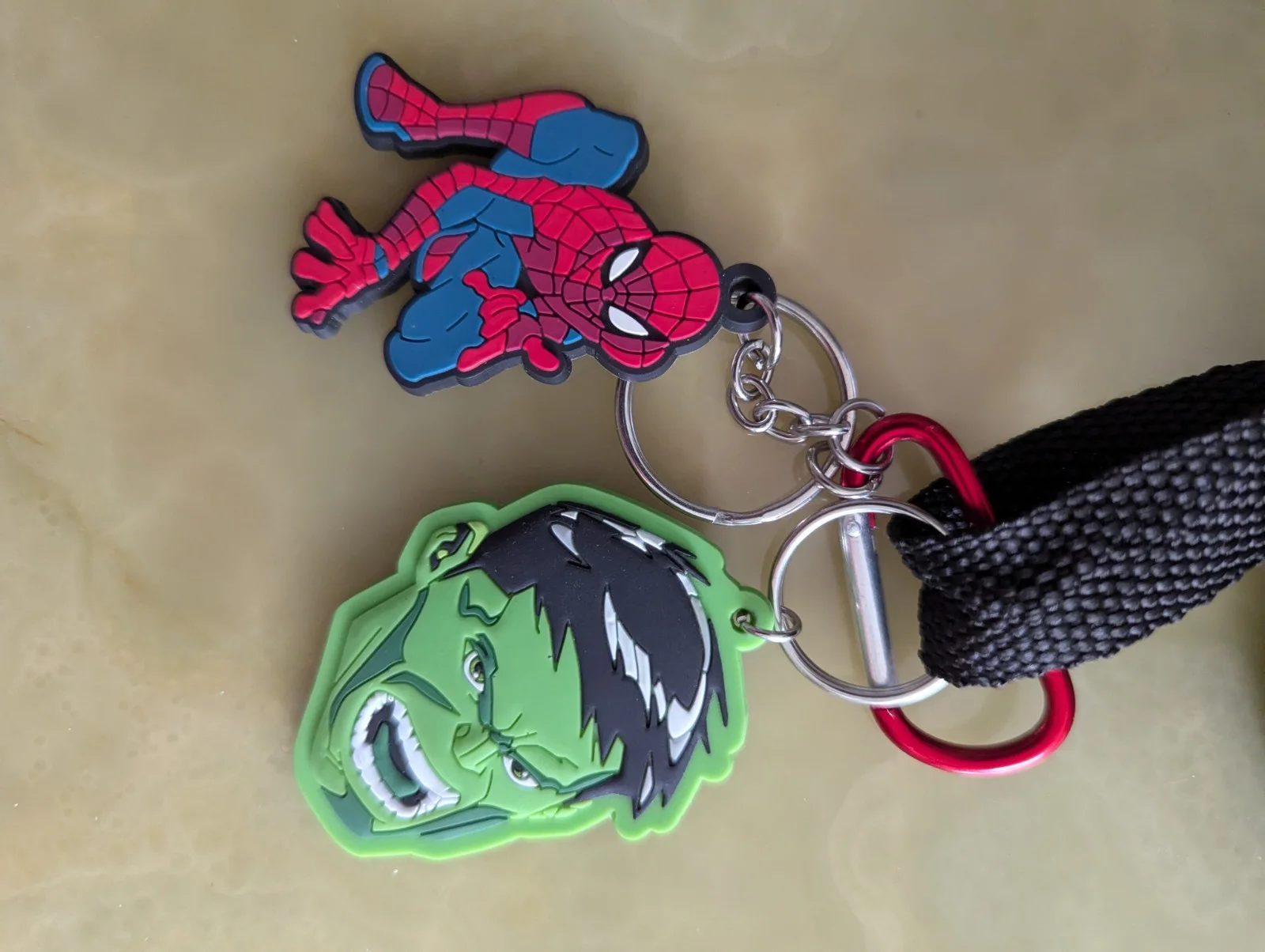 Marvel pencil case Spiderman Hulk keyrings, image 2