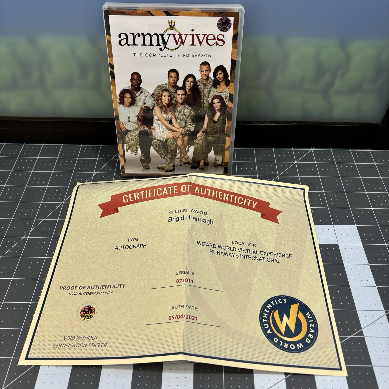 Brigid Brannagh — Brigid Brannagh Signed Army Wives Season 3 DVD Set Autographed w COA 2010 ABC, изображение 2