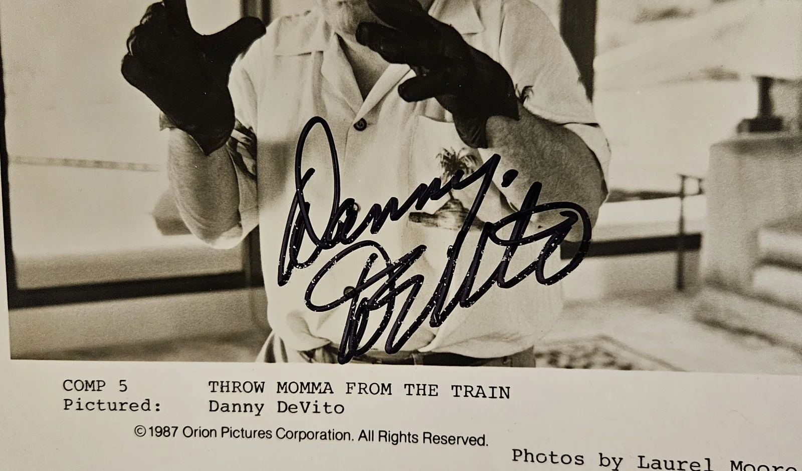 Danny DeVito Autographed 1987 Promo Photo, image 2