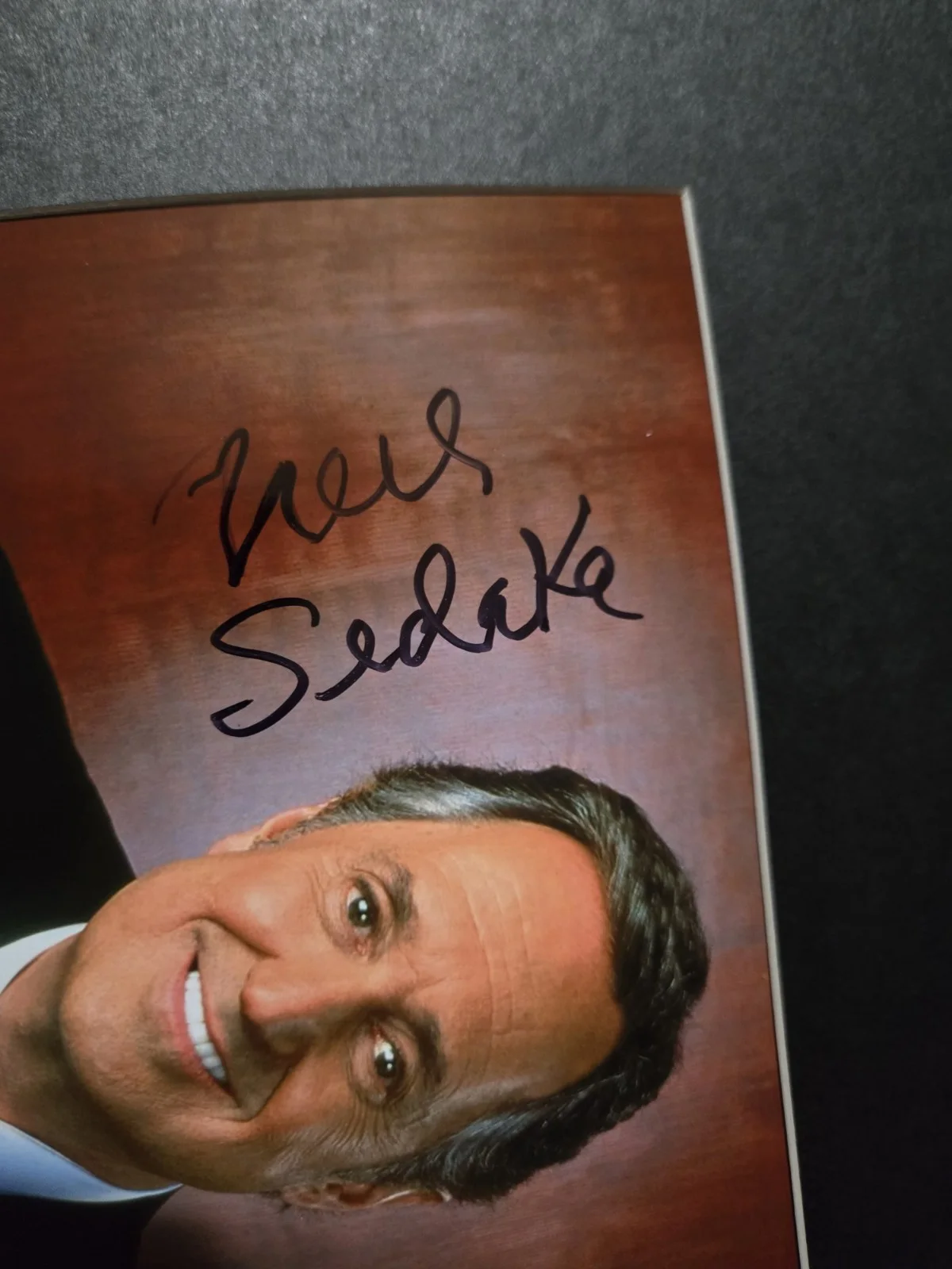 Singer Songwriter NEIL SEDAKA Signed Autographed 11x14 Framed 8x10 Photo COA, изображение 3