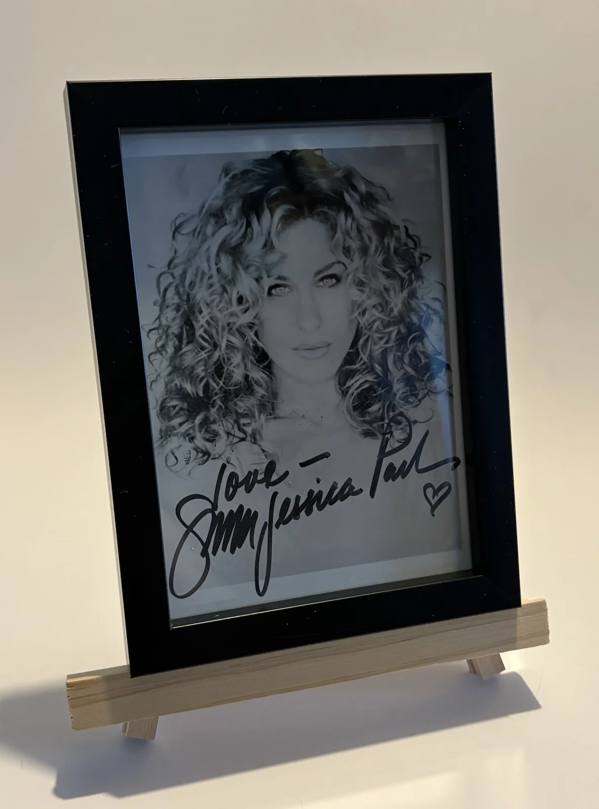 Sarah Jessica Parker — Sarah Jessica Parker Framed 5x7Photo Originally Autographed Picture