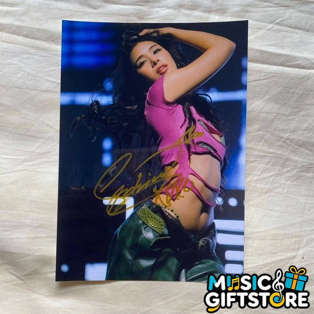 KATSEYE SOPHIA Autographed Signed Photo POP GIFTS Collection 4*6 2026 #MUGS, изображение 3
