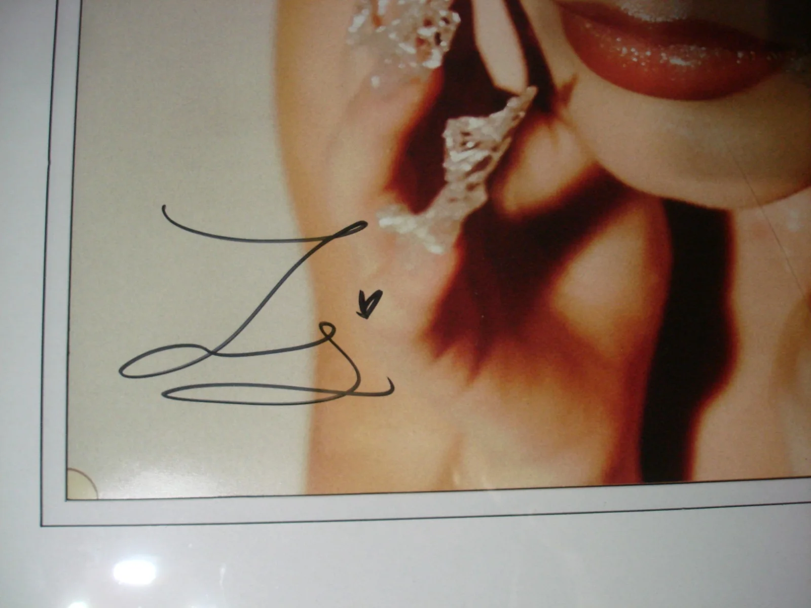 SIGNED AUTOGRAPHED ZARA LARSSON VENUS LP RECORD FRAMED, image 2