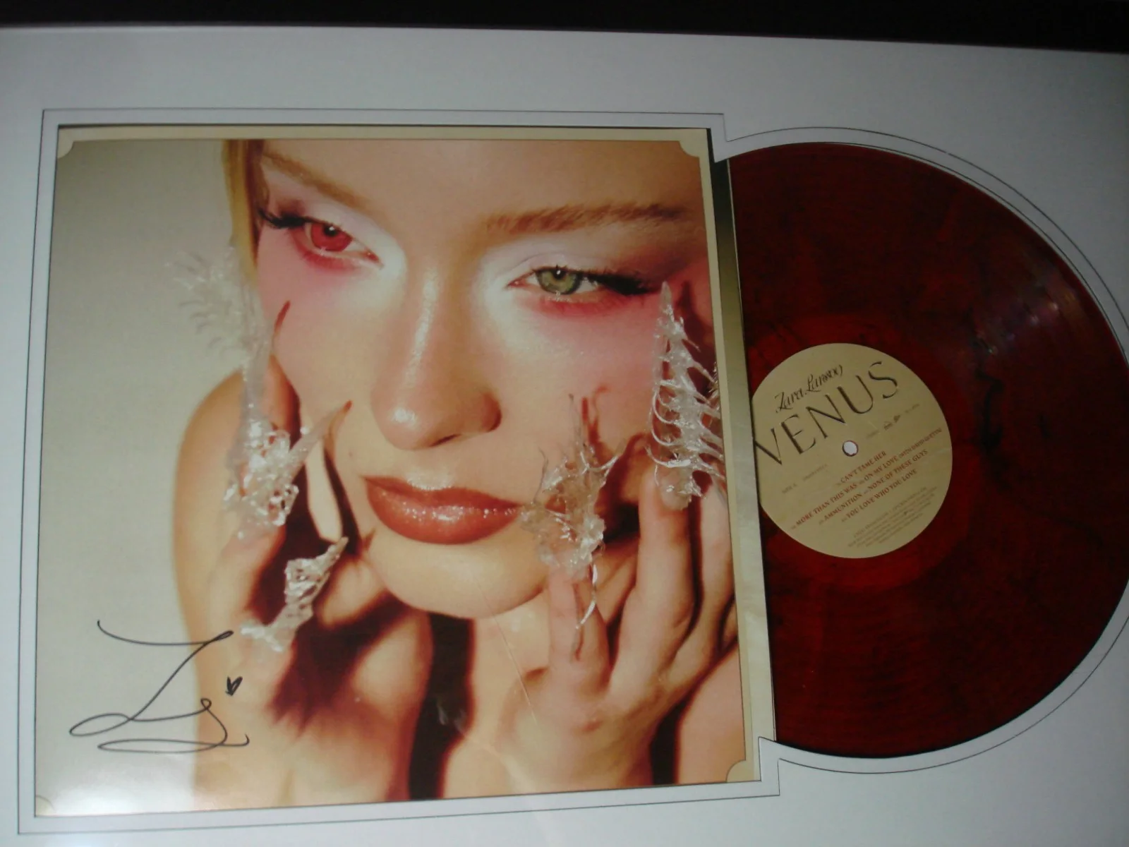 SIGNED AUTOGRAPHED ZARA LARSSON VENUS LP RECORD FRAMED, image 3