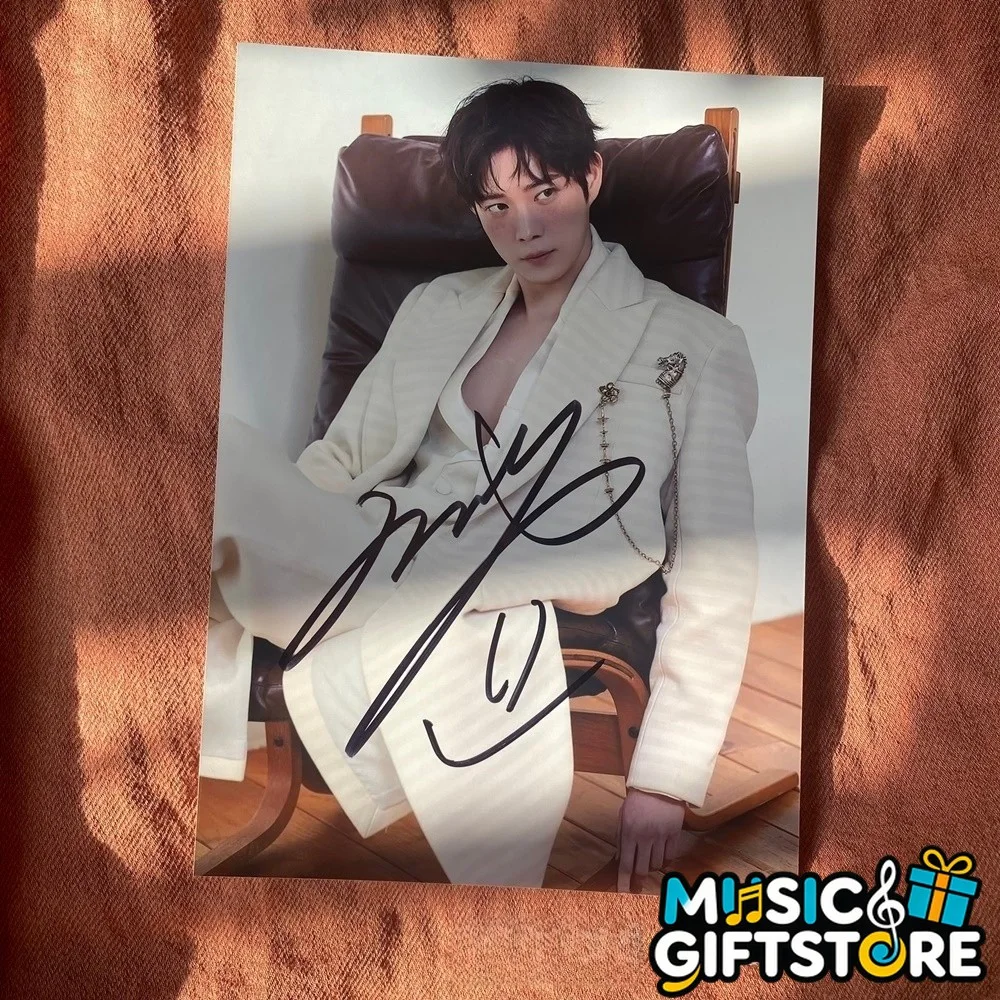Kim Young Dae Autographed Signed Photo K-POP GIFTS Collection 4*6 2026 #MUGS, изображение 4