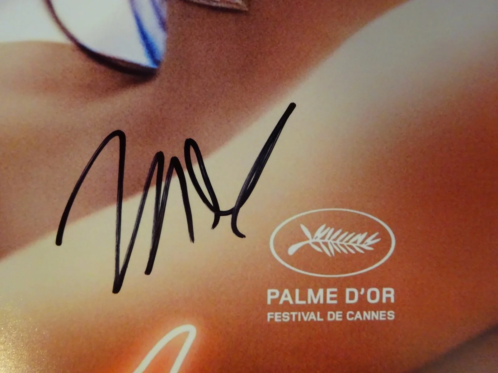 Mikey Madison — Signed Mikey Madison Autographed 11"x17" Anora Photo Beckett BAS COA, изображение 4