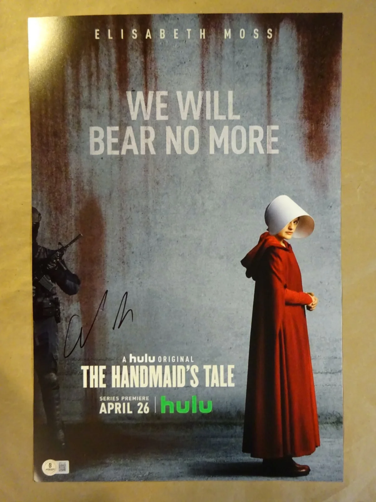 Elisabeth Moss — Signed Elisabeth Moss Autographed The Handmaid's Tale 12"x18" Photo BAS COA
