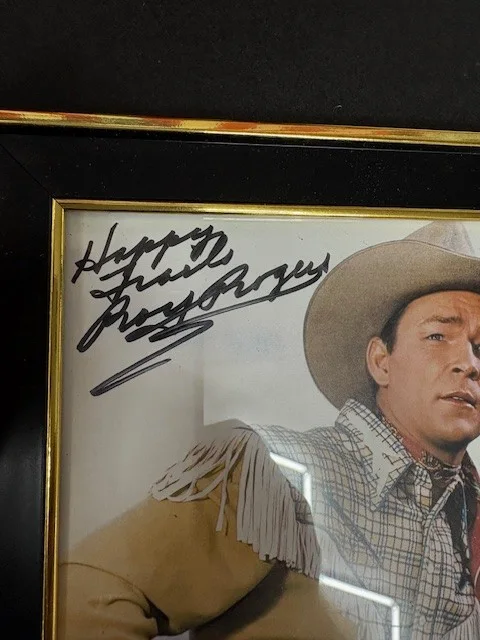 Roy Rogers — RARE SIGNED ROY ROGERS 8X10 COLOR BOLD AUTOGRAPH HAPPY TRAILS AUTHENTIC, изображение 2