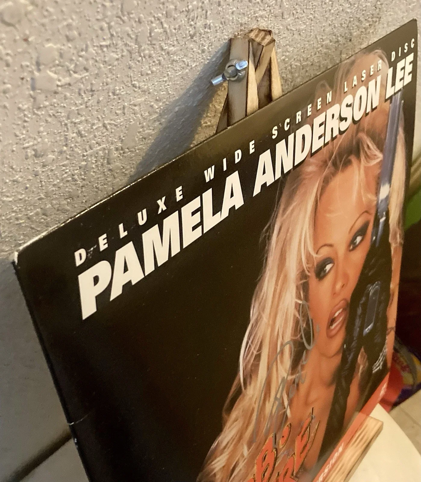 Rare Pamela Anderson Lee Signed Vintage 1995 Barb Wire Laser Disk, изображение 5