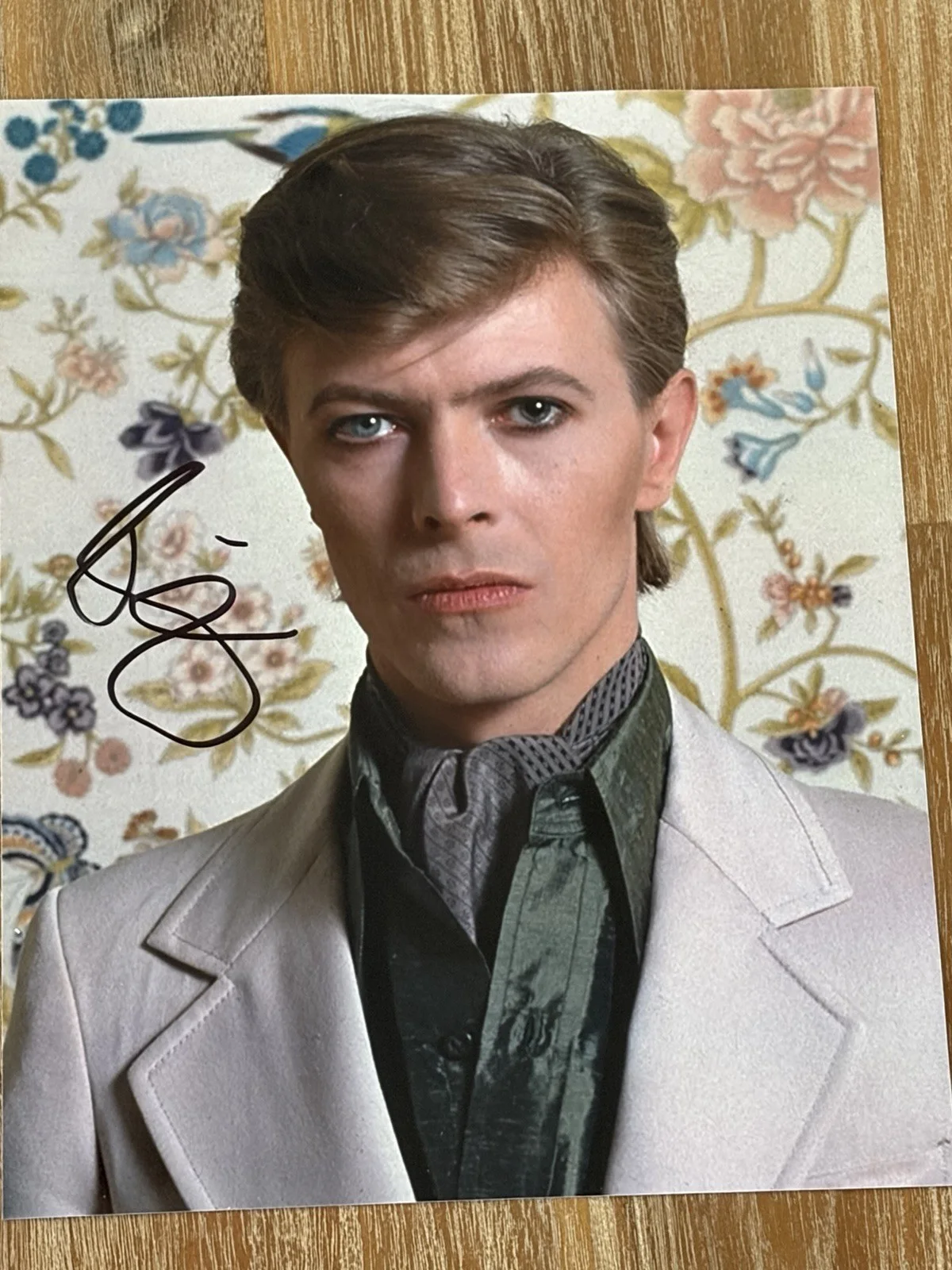 David Bowie — David Bowie autographed 8x10 photo, signed, authentic, COA, image 2
