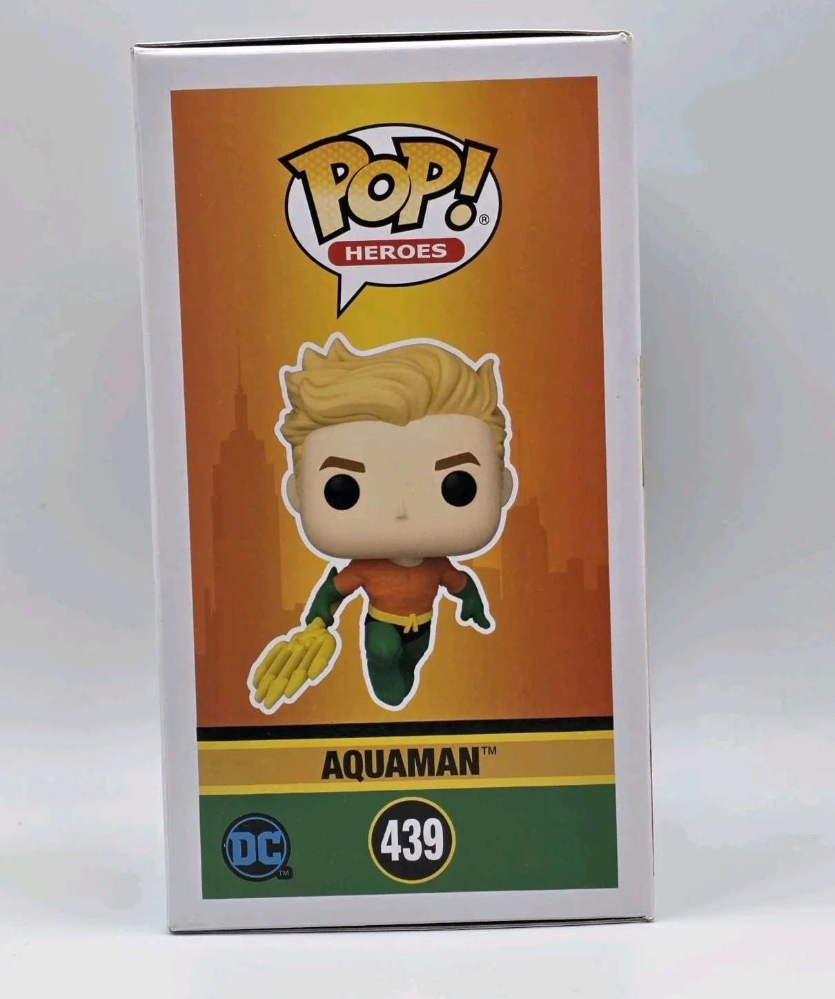 Justin Hartley — Justin Hartley Signed Aquaman Hero's Limited Edition Funko Pop 439 Beckett, image 4