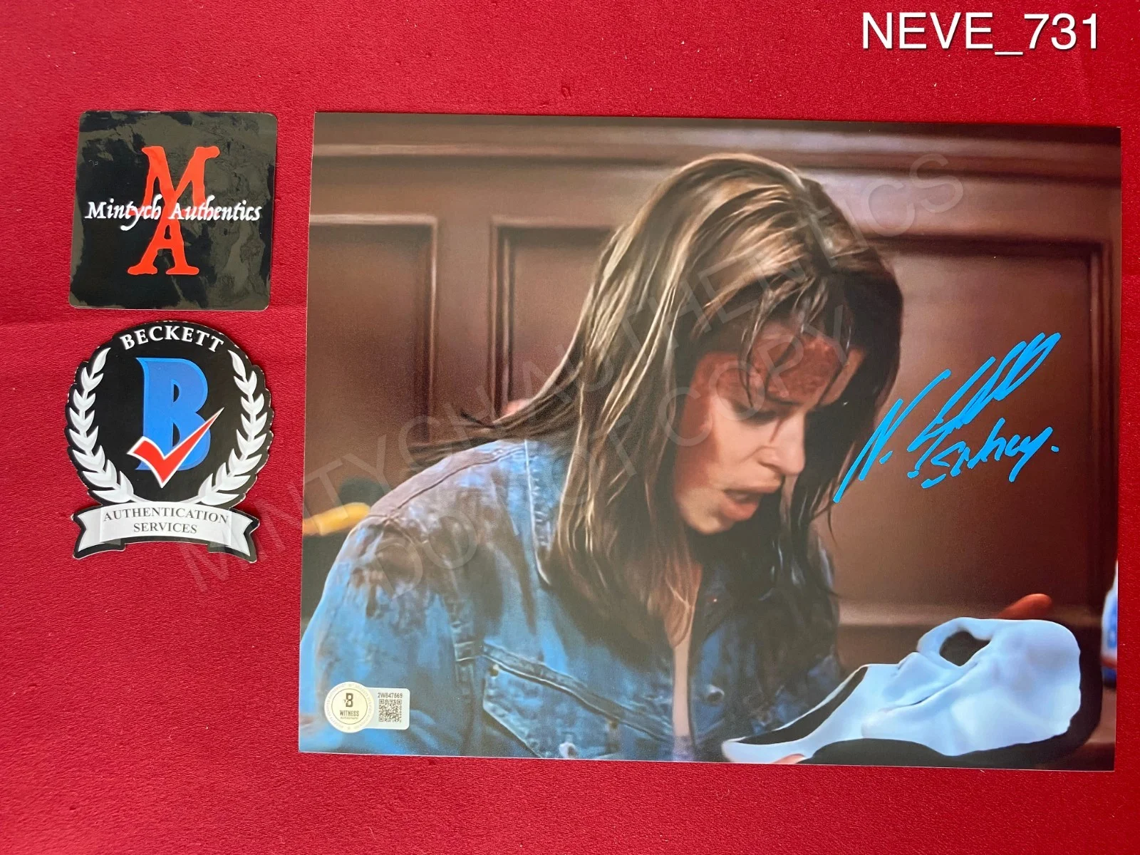 Neve Campbell — Neve Campbell autographed signed Scream 8x10 photo Beckett COA Sidney Prescott