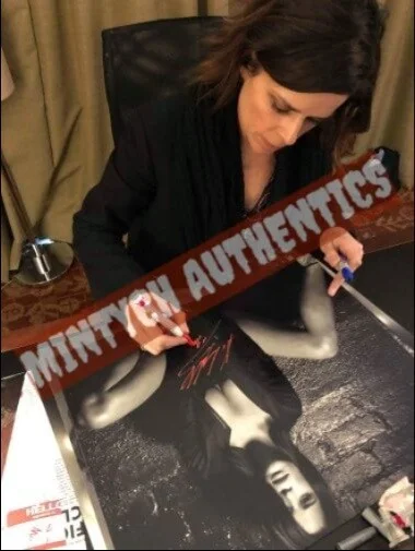Neve Campbell — Neve Campbell autographed signed Scream 8x10 photo Beckett COA Sidney Prescott, image 3