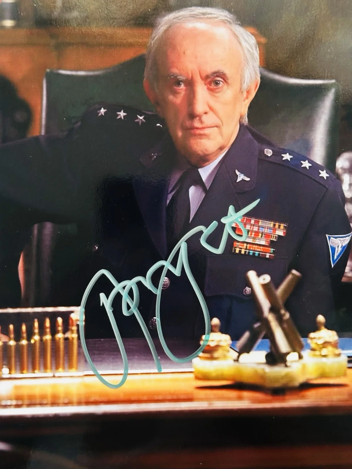 Jonathan Pryce — Jonathan Pryce signed 8x10 photo. Pirates, Two Popes. Awards Winner, image 2