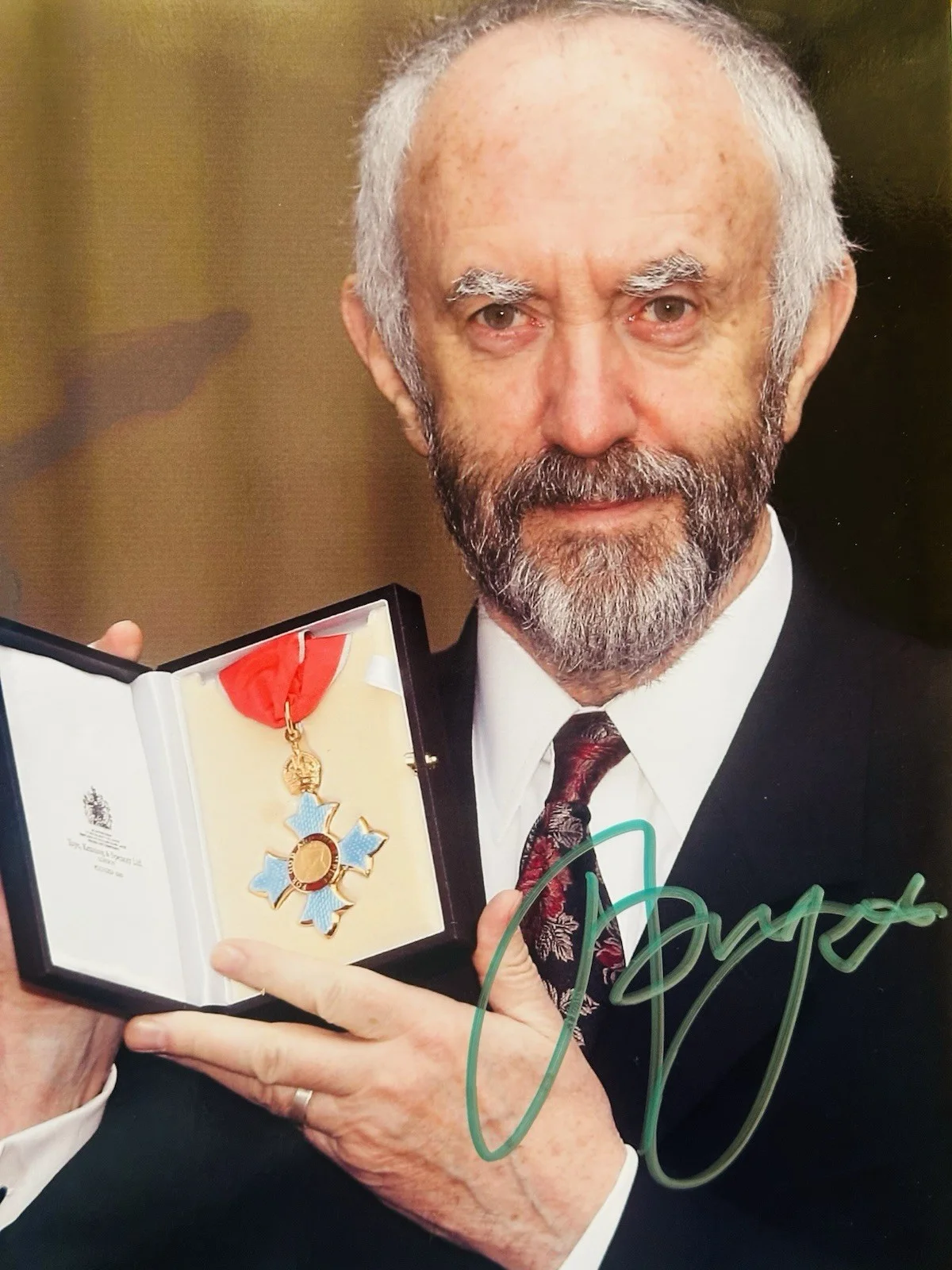 Jonathan Pryce — Jonathan Pryce signed 8x10 photo. Pirates, Two Popes. Awards Winner