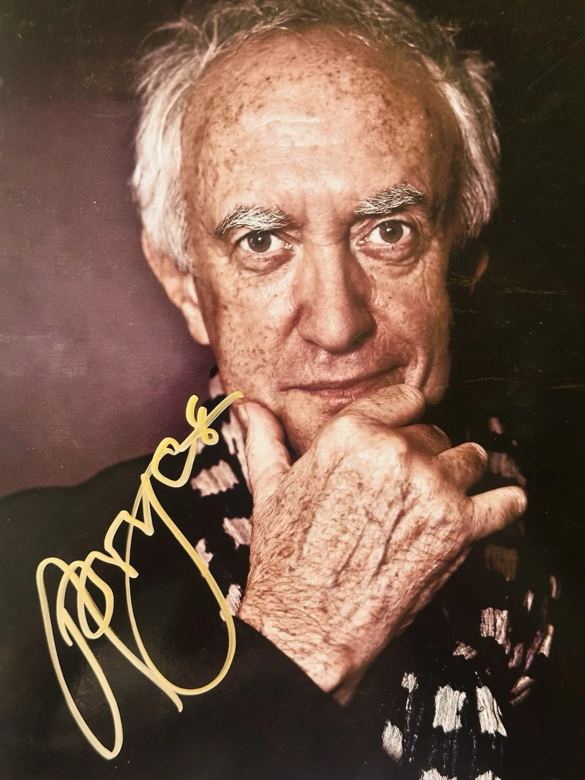 Jonathan Pryce — Jonathan Pryce signed 8x10 photo. Pirates, Two Popes. Awards Winner