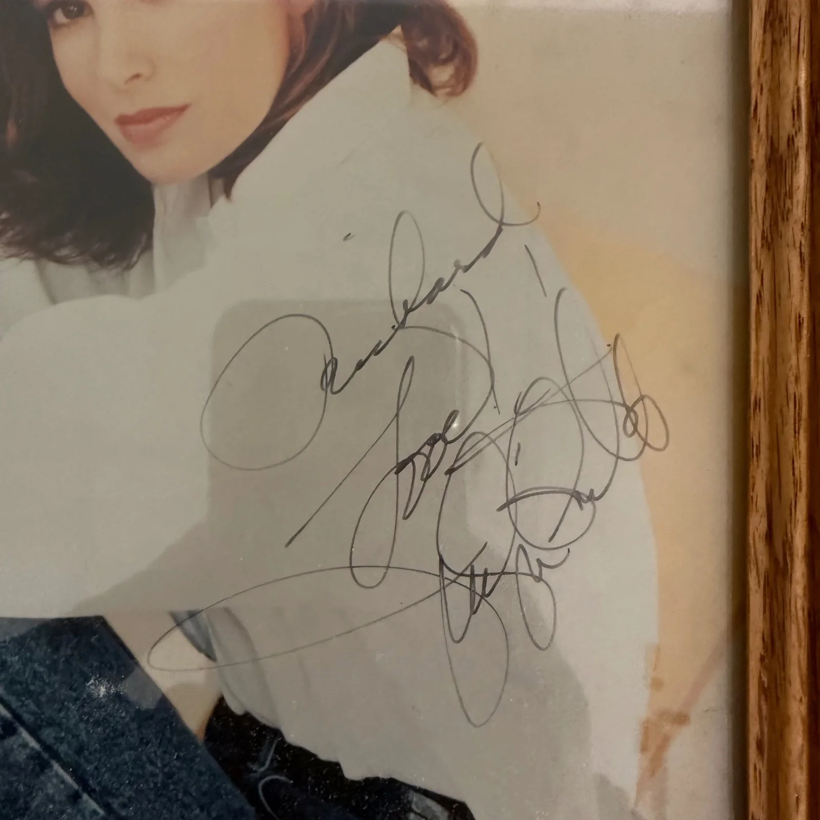 Sheena Easton — Framed Signed Photo Autograph Black Ink Signature on Photo Wood Frame Display, image 2