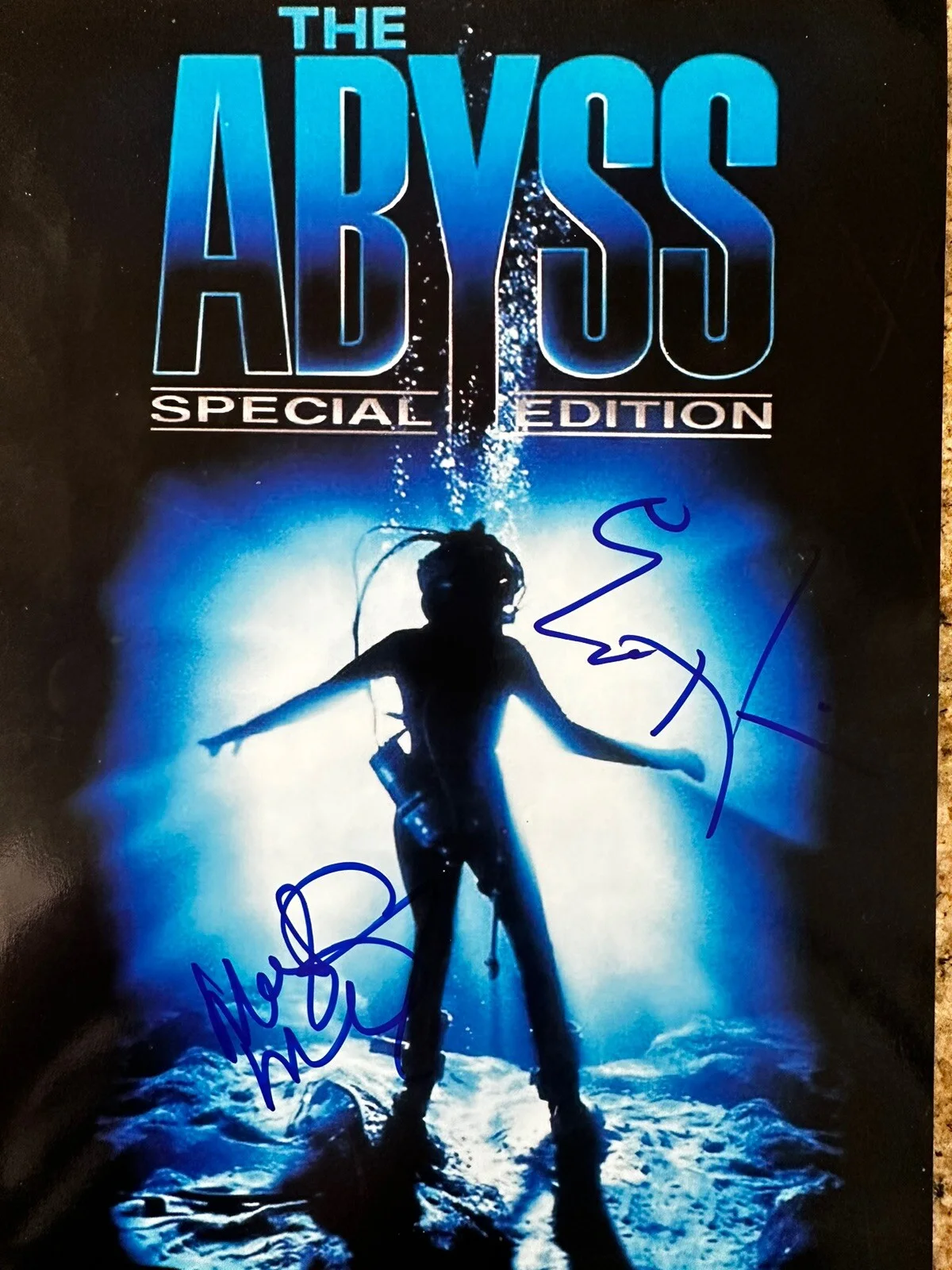 Ed Harris & Mary Elizabeth Mastrantonio — Ed Harris & Mary Elizabeth Mastrantonio Signed James Cameron’ Abyss 8x10 photo