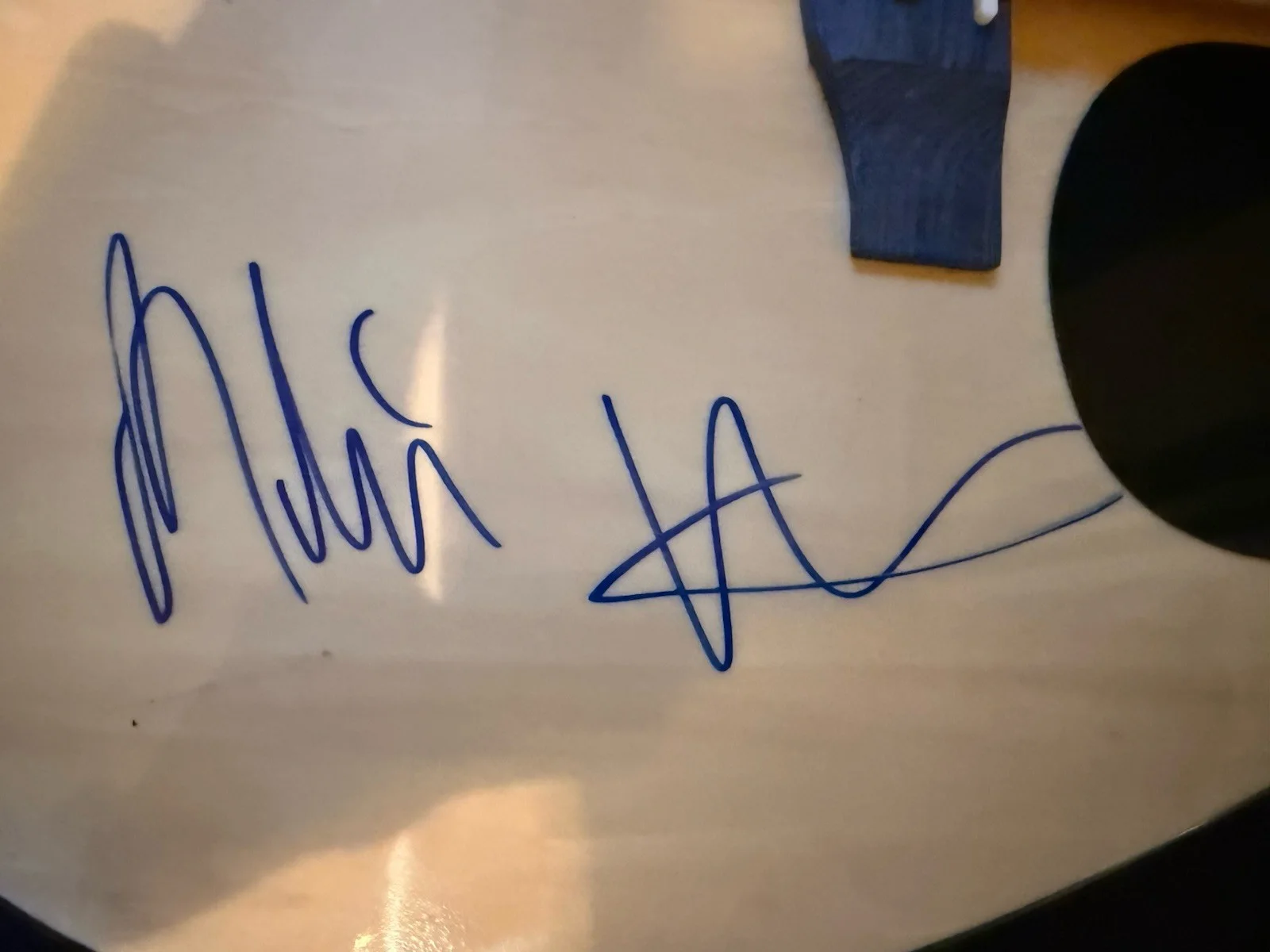 Melissa Etheridge SIGNED ACOUSTIC GUITAR AUTOGRAPH FULL SIZE ROGUE, image 2