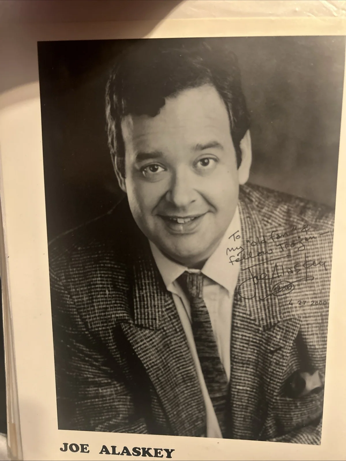 Joe Alaskey — Joe Alaskey Autograph Black-And-White 8 X 10 Original Photo Signed In Pen, image 2