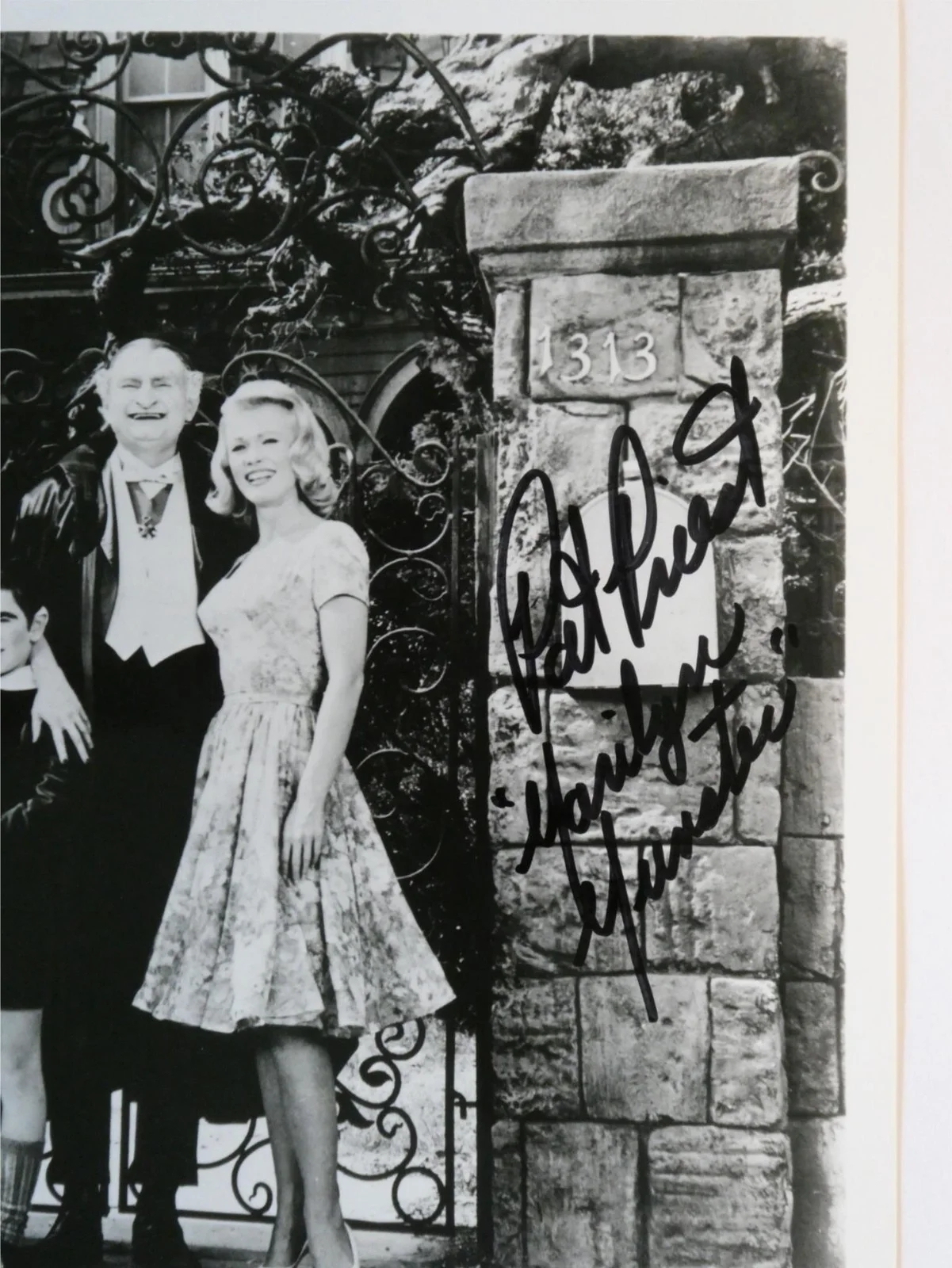 Pat Priest — Pat Priest Signed B&W 8x10 Photo Autographed The Munsters, изображение 2