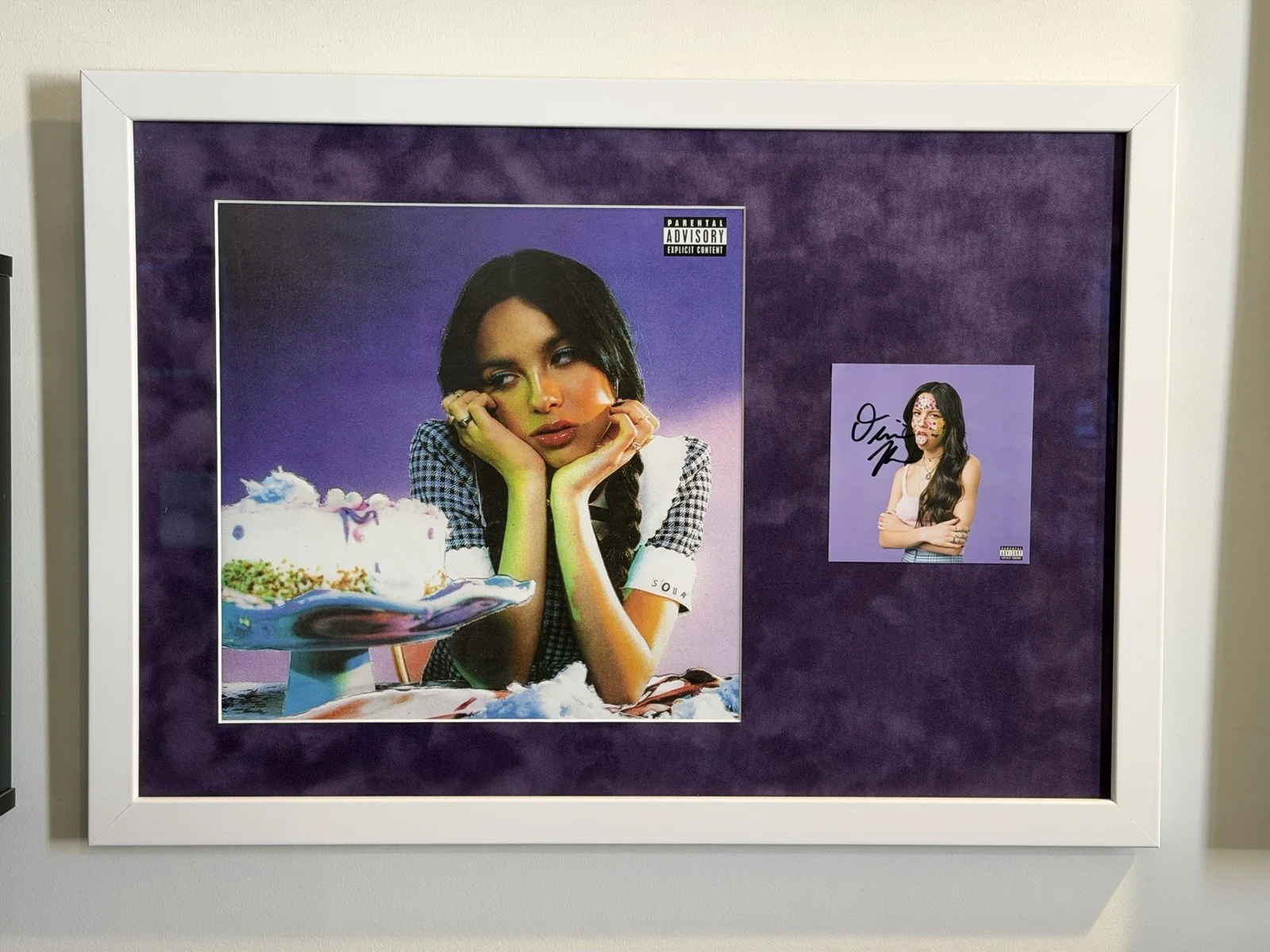 Olivia Rodrigo — Olivia Rodrigo Autographed Signed Custom Framed Sour CD Insert + Vinyl