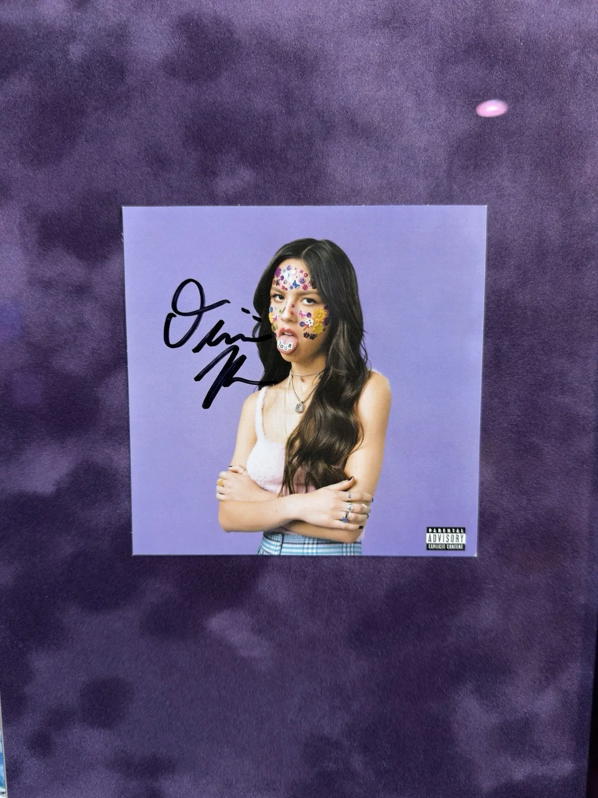 Olivia Rodrigo — Olivia Rodrigo Autographed Signed Custom Framed Sour CD Insert + Vinyl, image 2