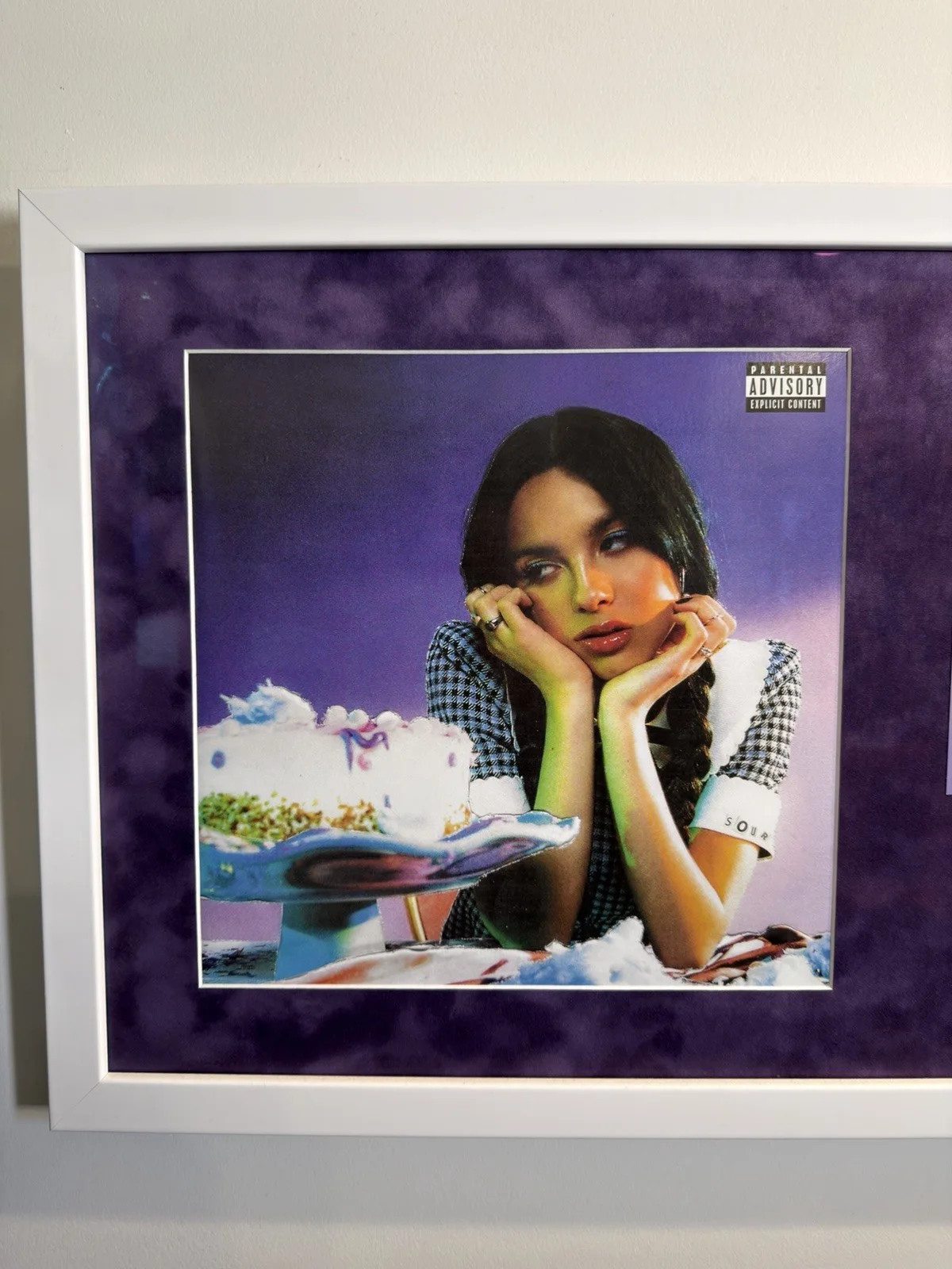 Olivia Rodrigo — Olivia Rodrigo Autographed Signed Custom Framed Sour CD Insert + Vinyl, image 3