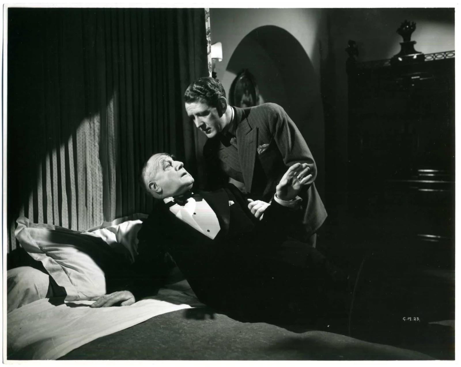 GABLES MYSTERY 1938 Aubrey Mallalieu, Leslie Perrins RAMON ARMOUR 4 10x8 STILLS, image 4