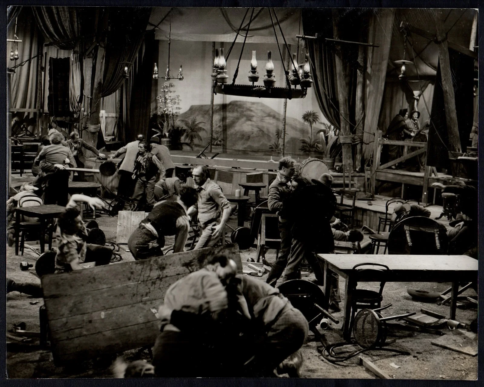 DIAMOND CITY 1949 David Farrar, Honor Blackman, Diana Dors 8 STILLS, image 4