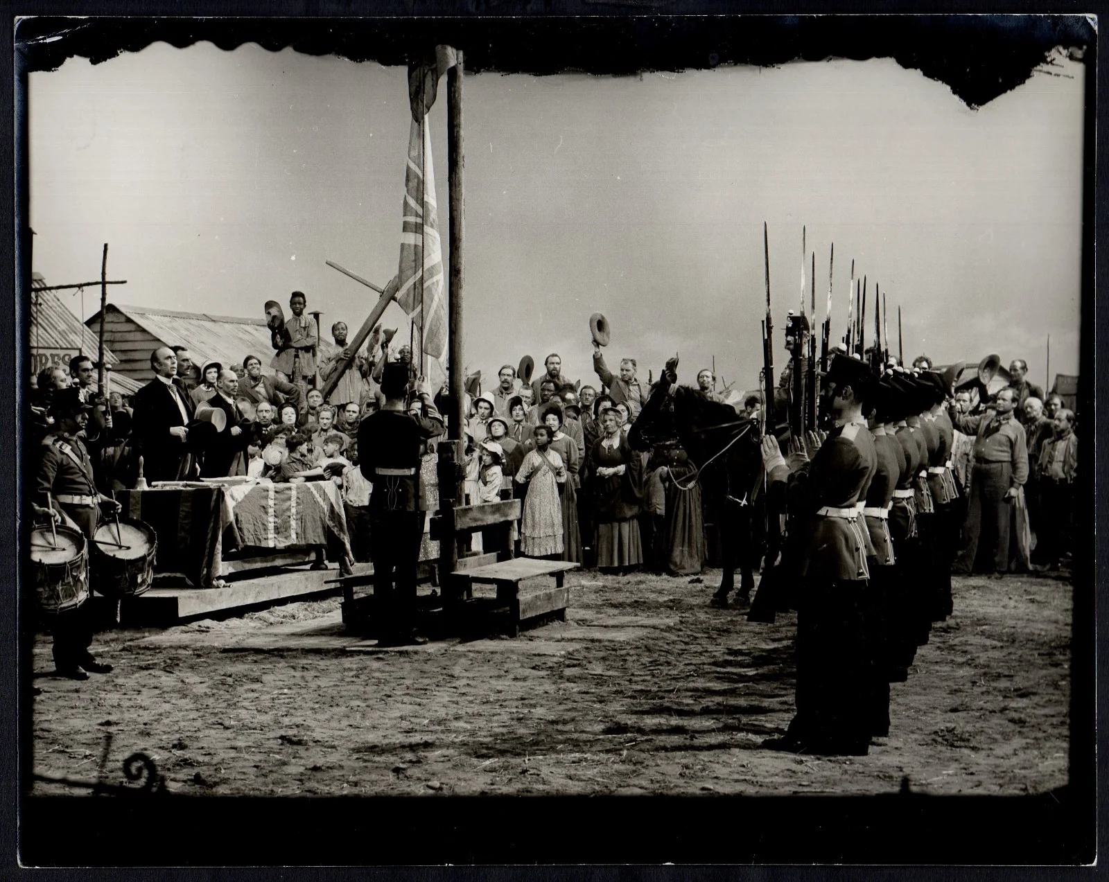 DIAMOND CITY 1949 David Farrar, Honor Blackman, Diana Dors 8 STILLS, image 5