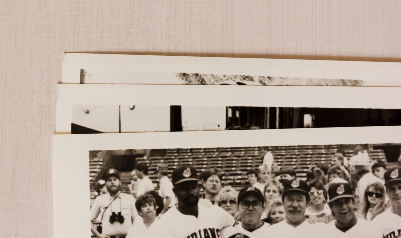 Major League - 3 Film Stills - Charlie Sheen Rene Russo Baseball Sport Comedy, image 4
